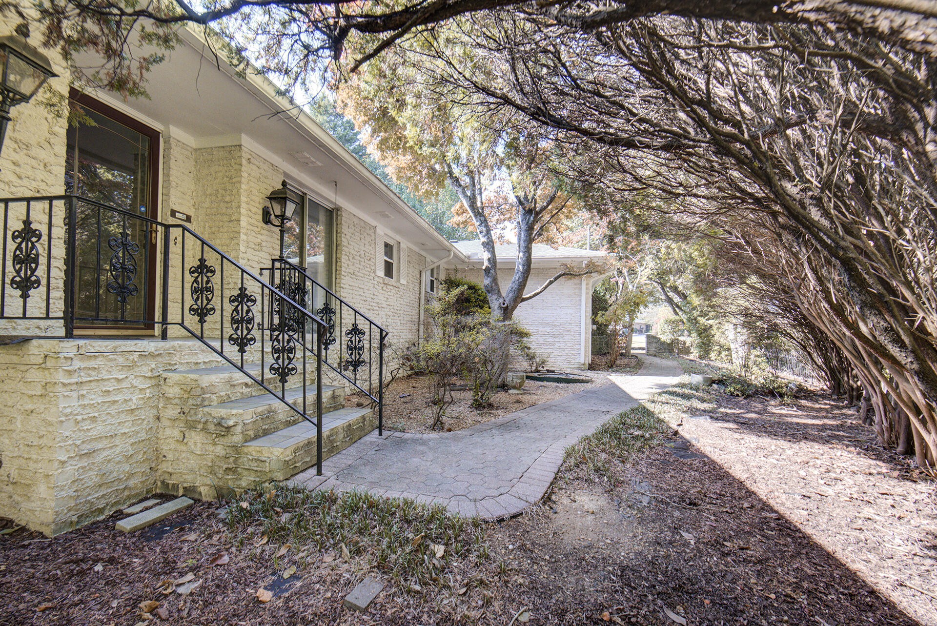 5851 N Park Road Property Photo 1
