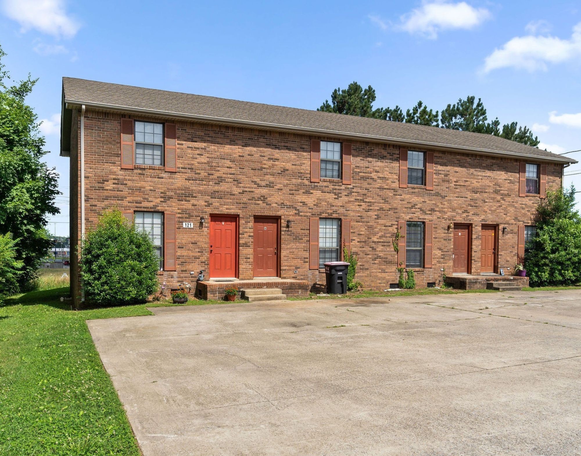 121 Stephanie Dr Property Photo 1