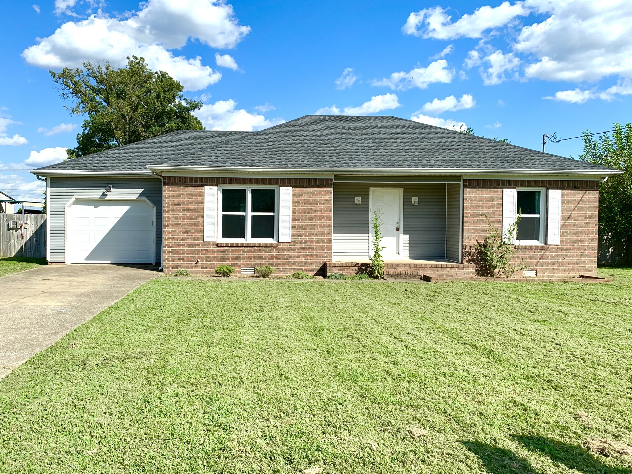 8633 Churchill Dr Property Photo 1