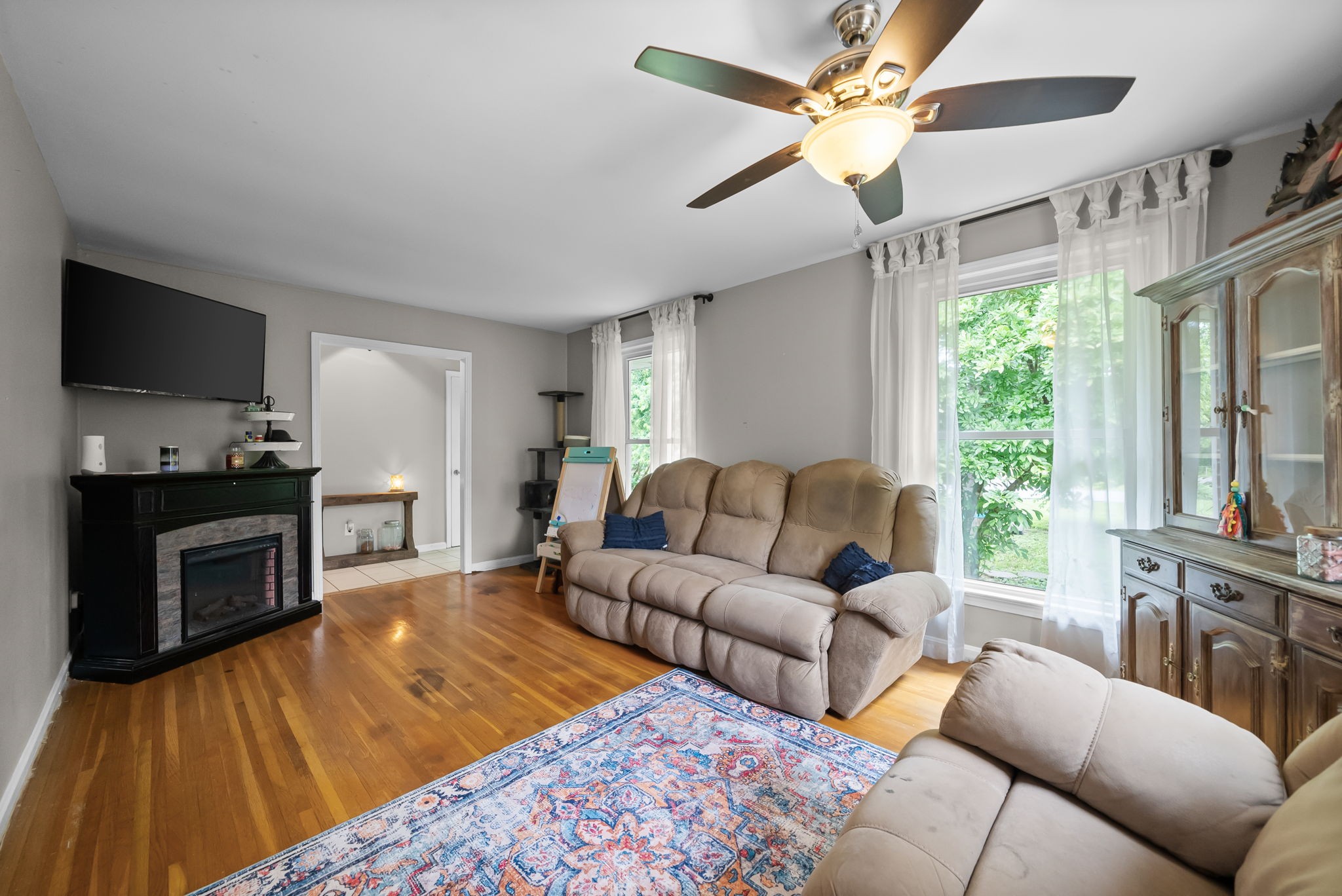 111 Rainbow St Property Photo 5