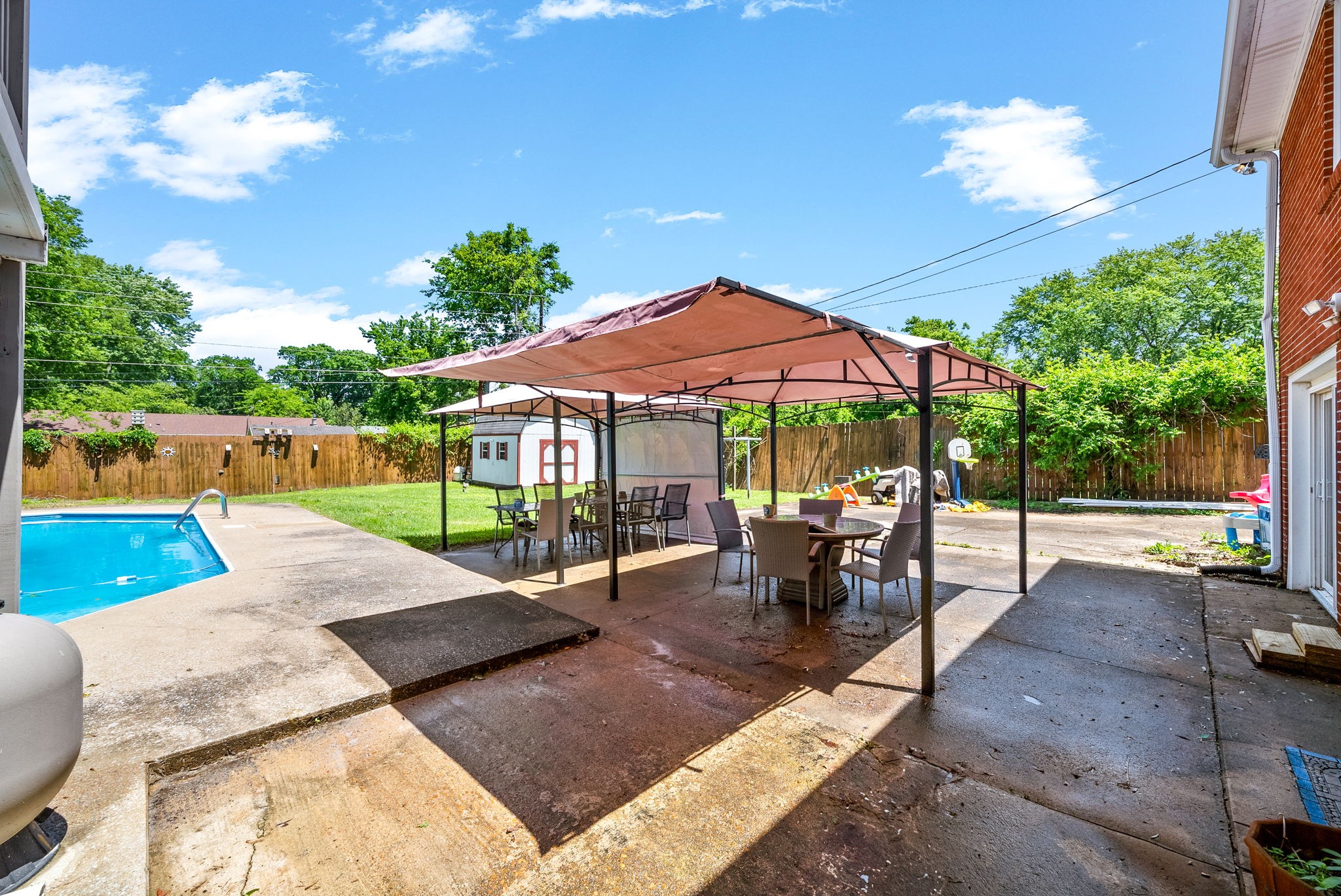 111 Rainbow St Property Photo 34
