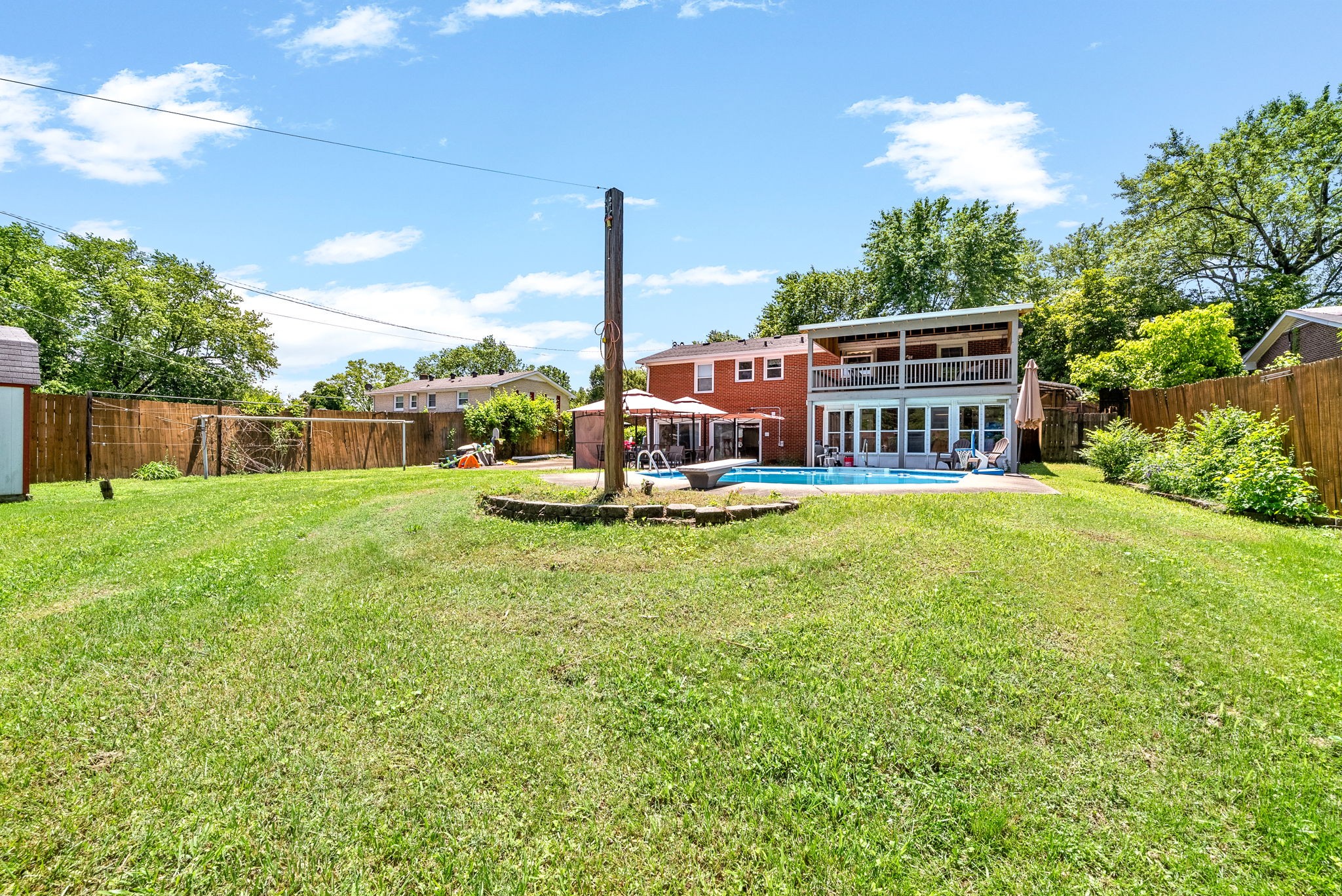 111 Rainbow St Property Photo 36