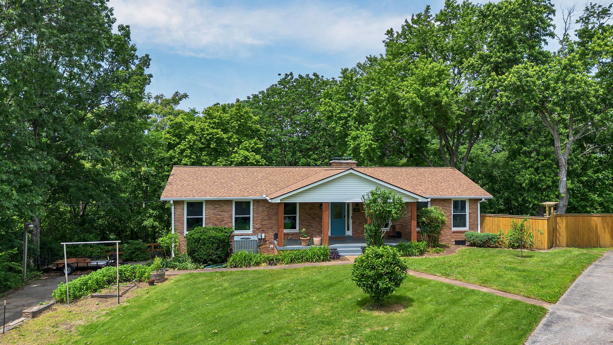 415 Isaac Dr Property Photo 7