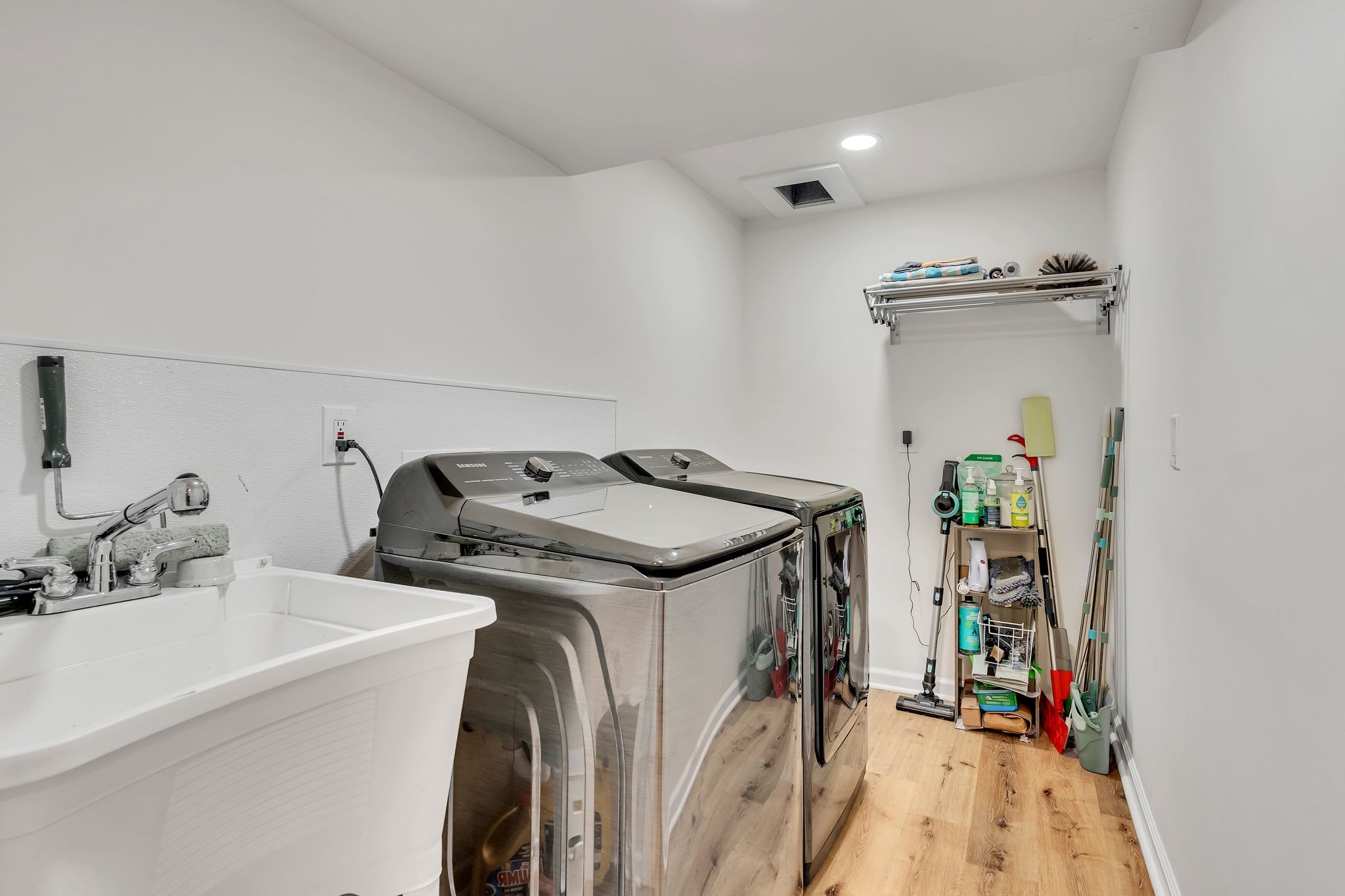 415 Isaac Dr Property Photo 42