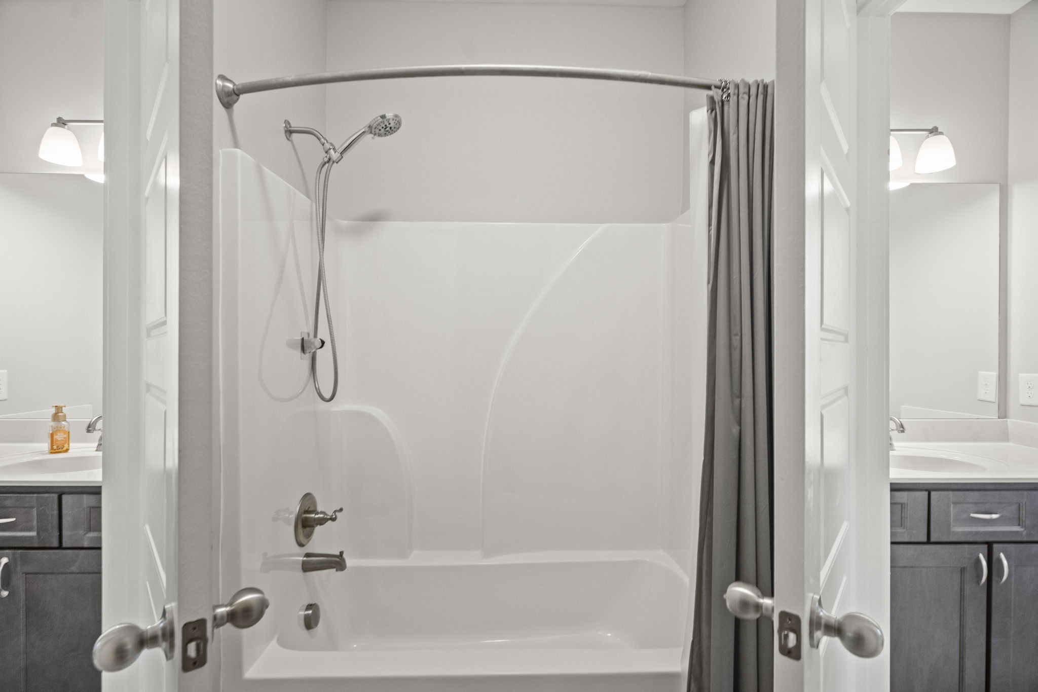 731b N Russell St Property Photo 16