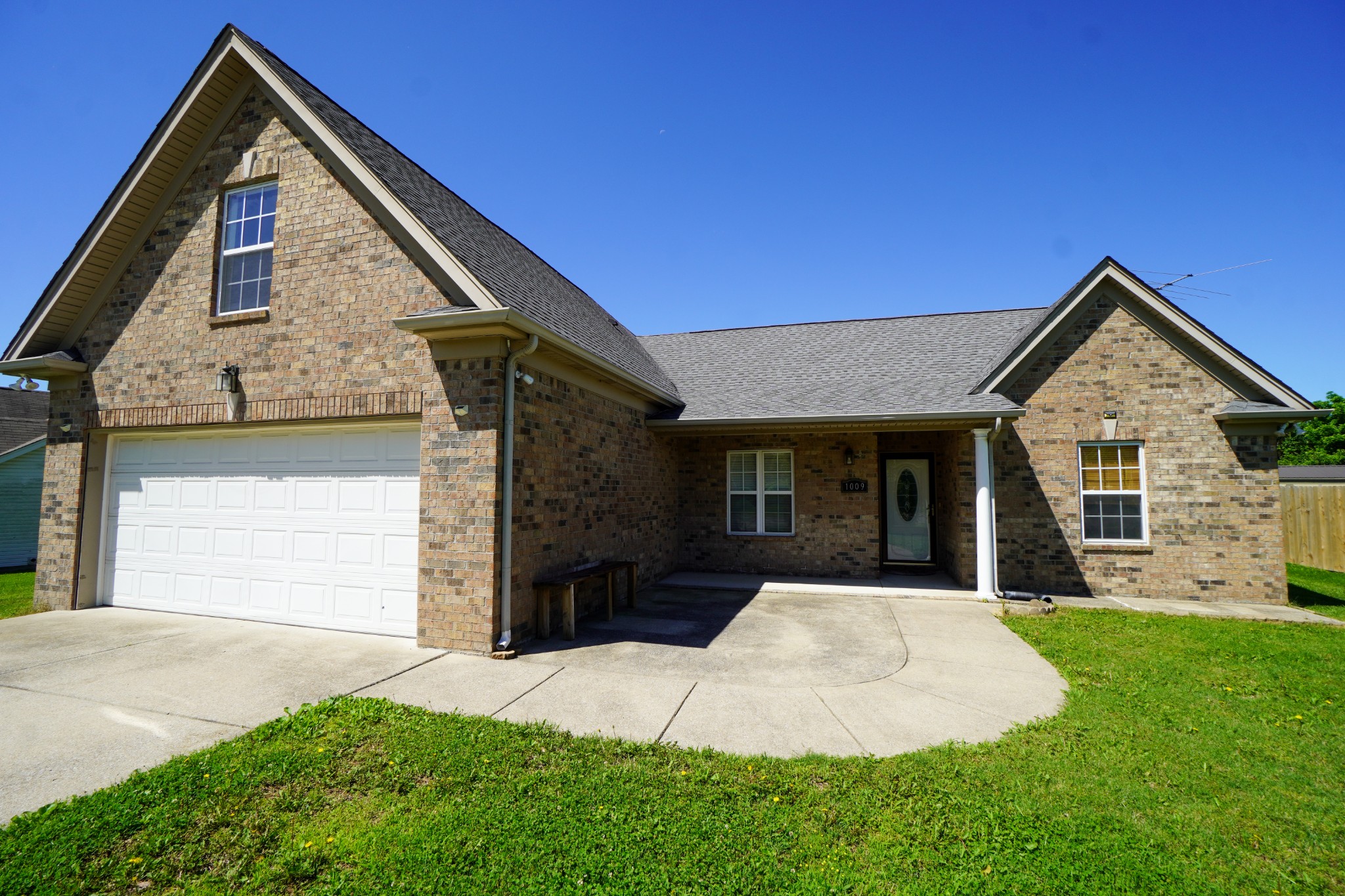 1009 Monticello Pl Property Photo 1