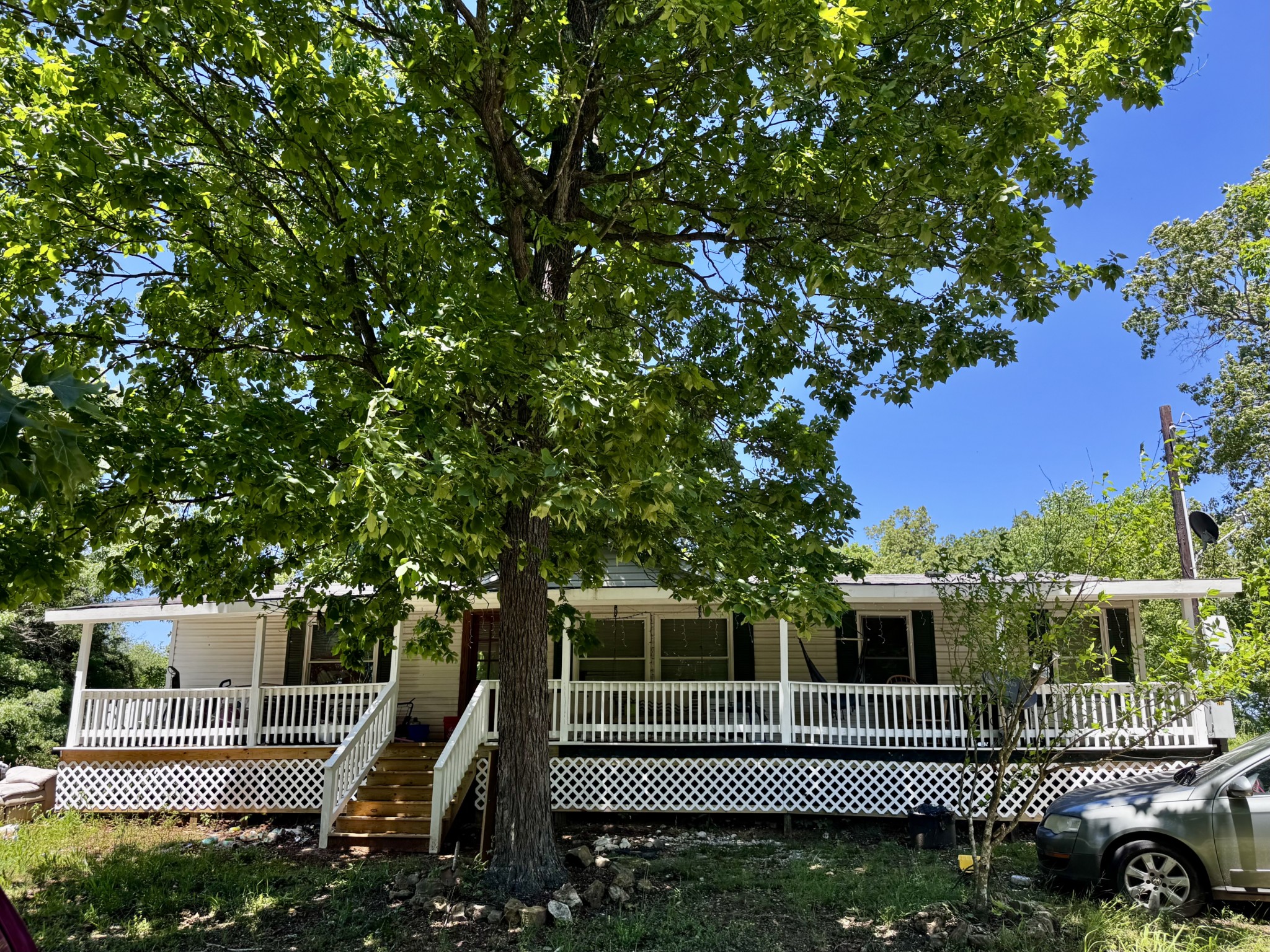 511 E Big Springs Rd Property Photo 4