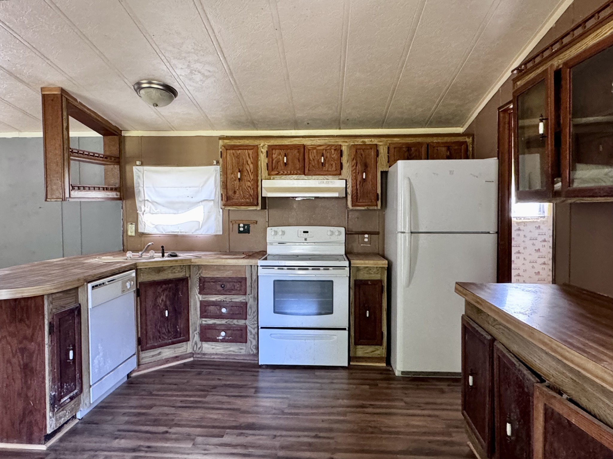 511 E Big Springs Rd Property Photo 23