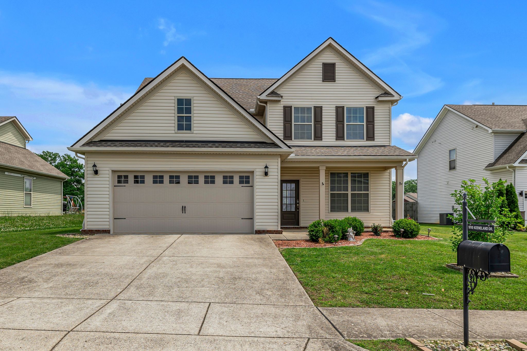 1010 Keeneland Dr Property Photo 1