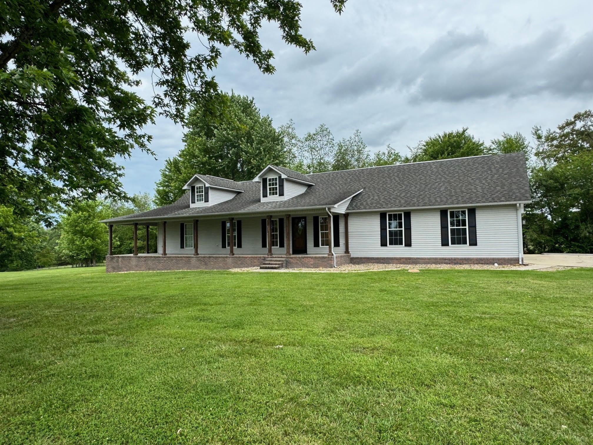 410 Sunset Ln Property Photo 1