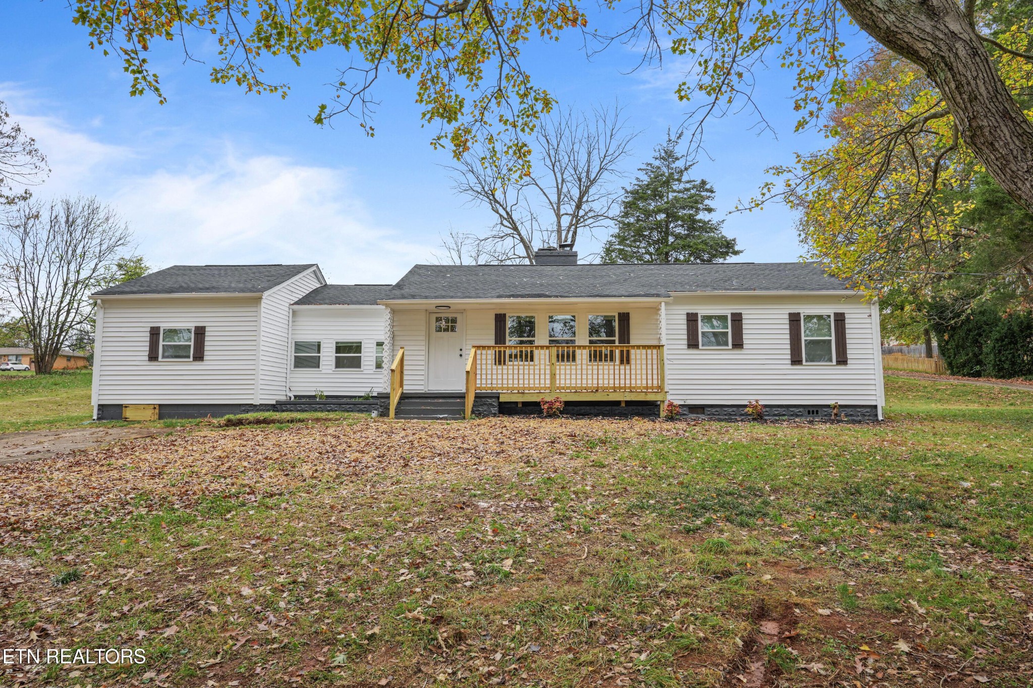 916 Panorama Drive Property Photo 1