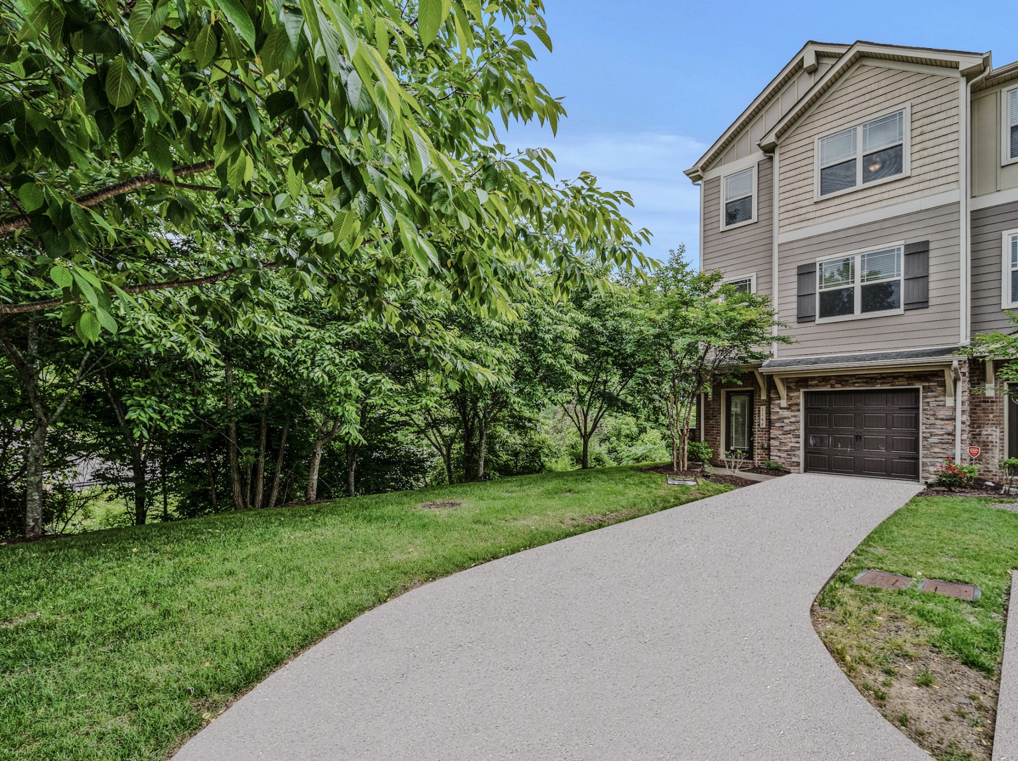 1148 Woodbury Falls Ct Property Photo 1