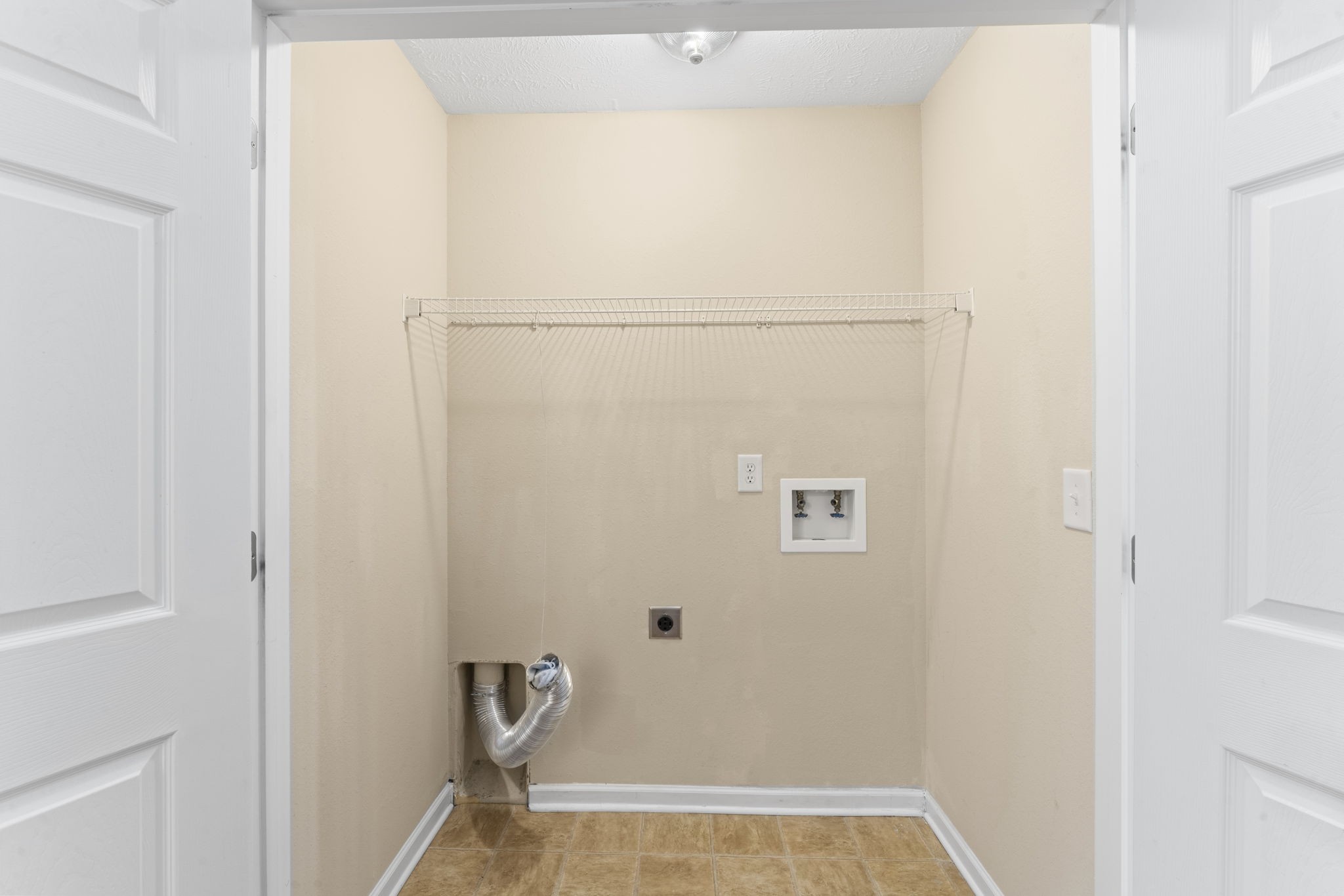 1036 Harold Lee Dr Property Photo 17