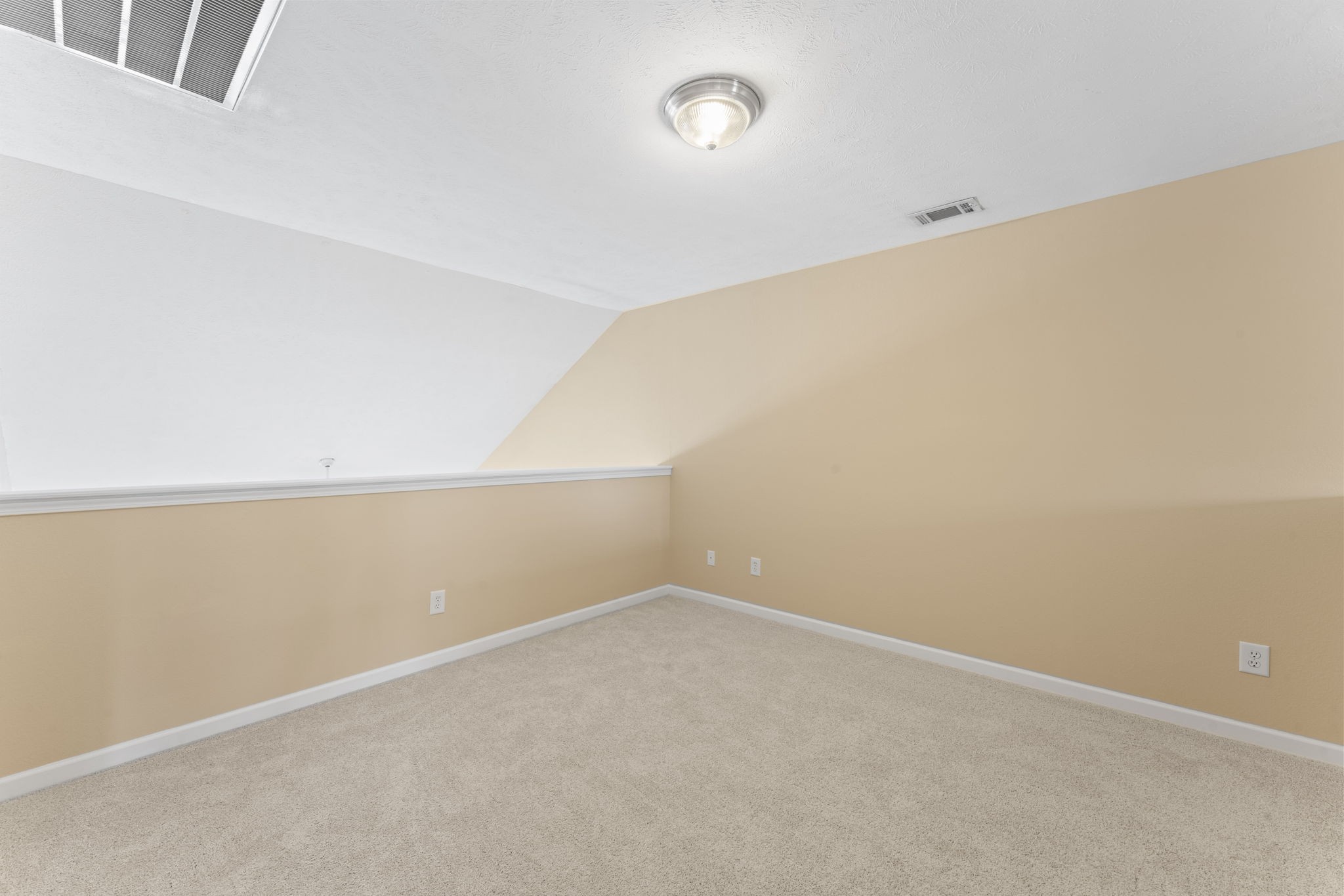 1036 Harold Lee Dr Property Photo 18