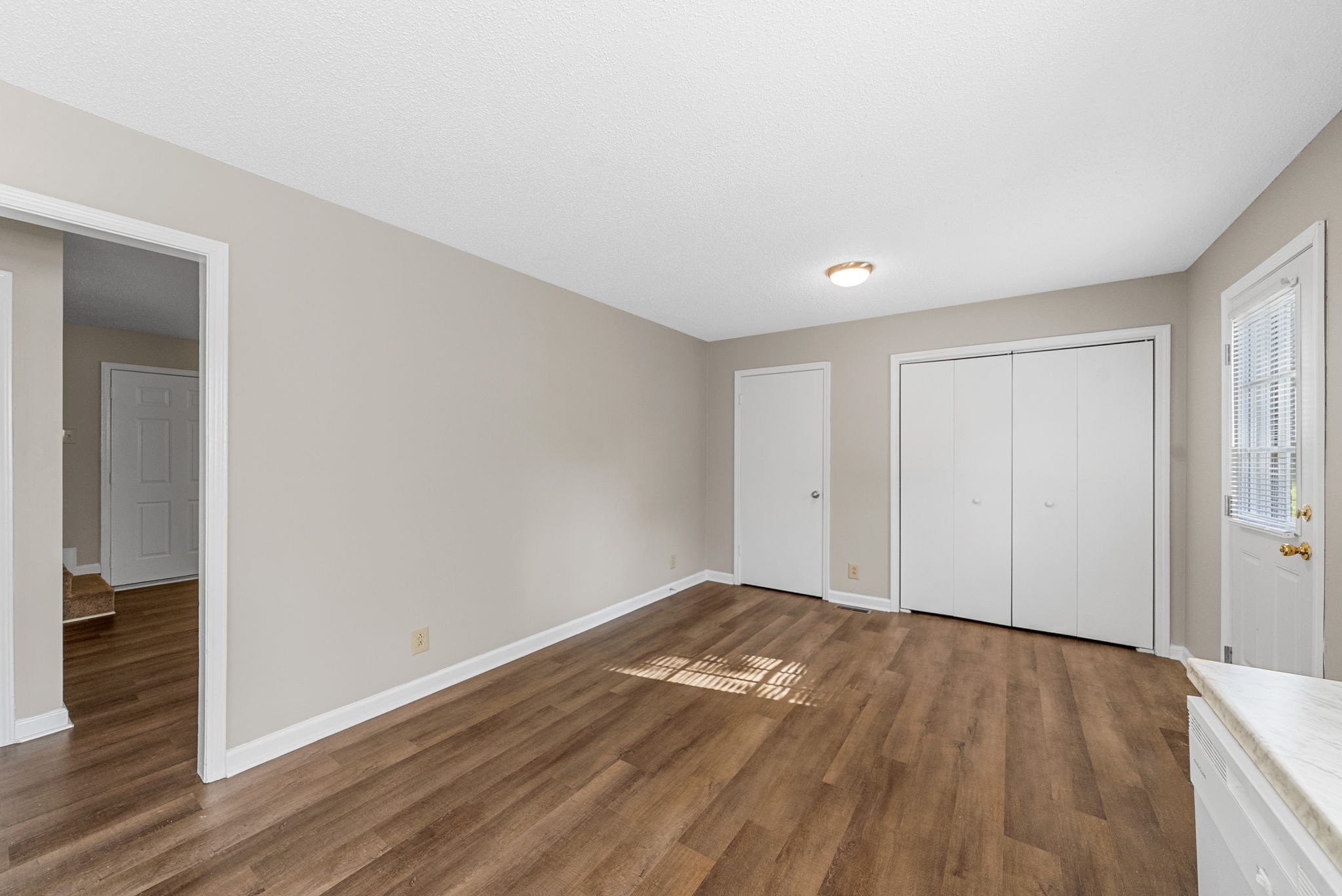 1213 Woodbridge Dr Property Photo 7