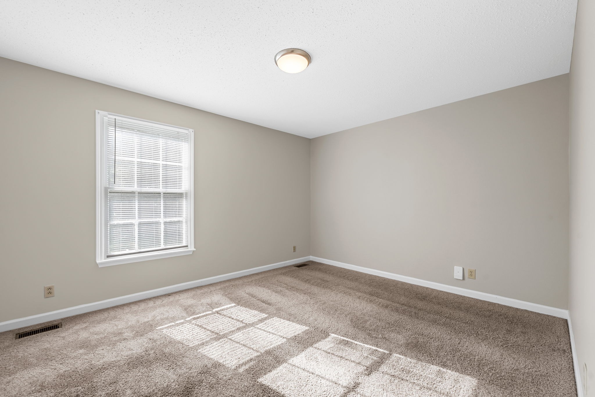 1213 Woodbridge Dr Property Photo 12