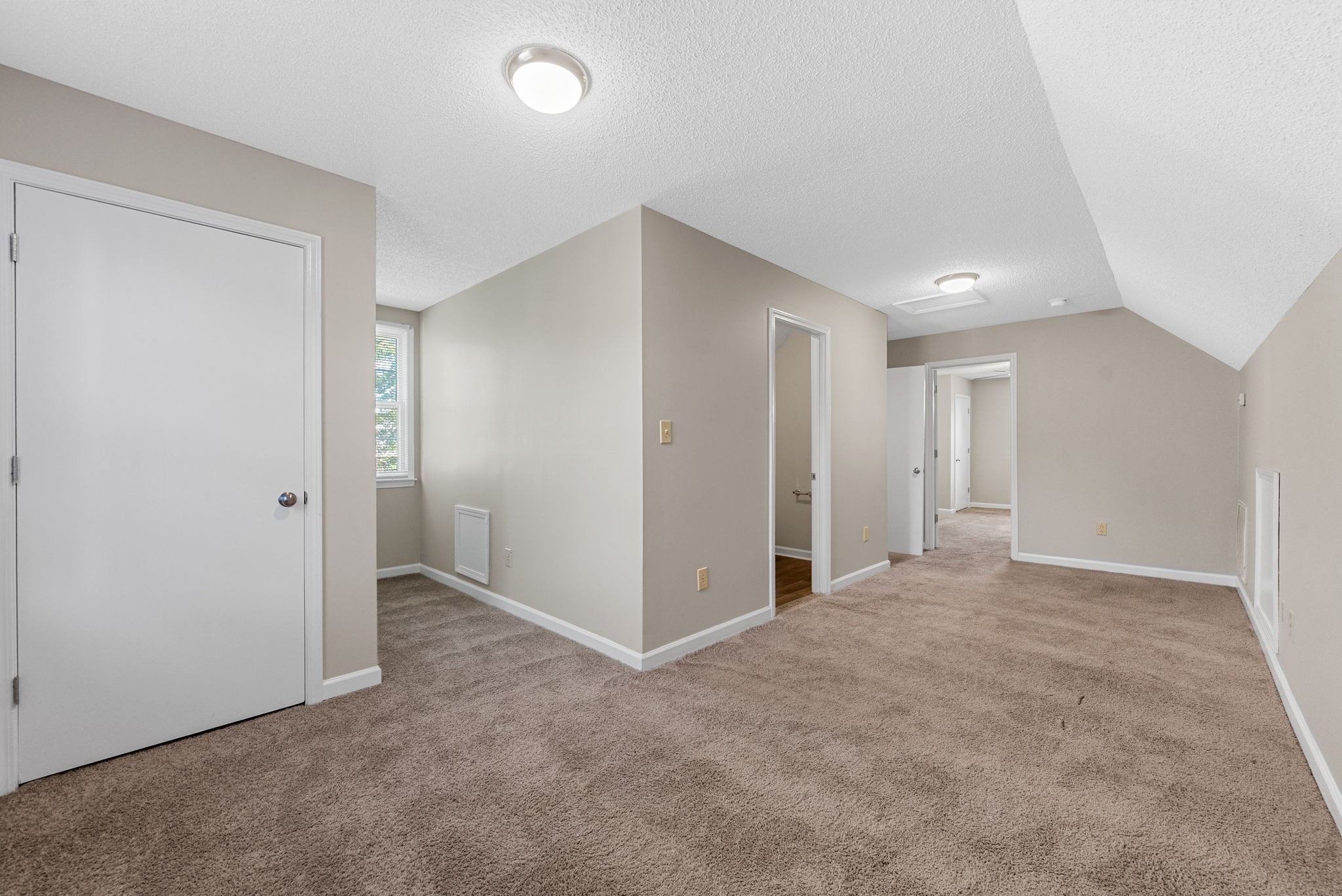 1213 Woodbridge Dr Property Photo 18