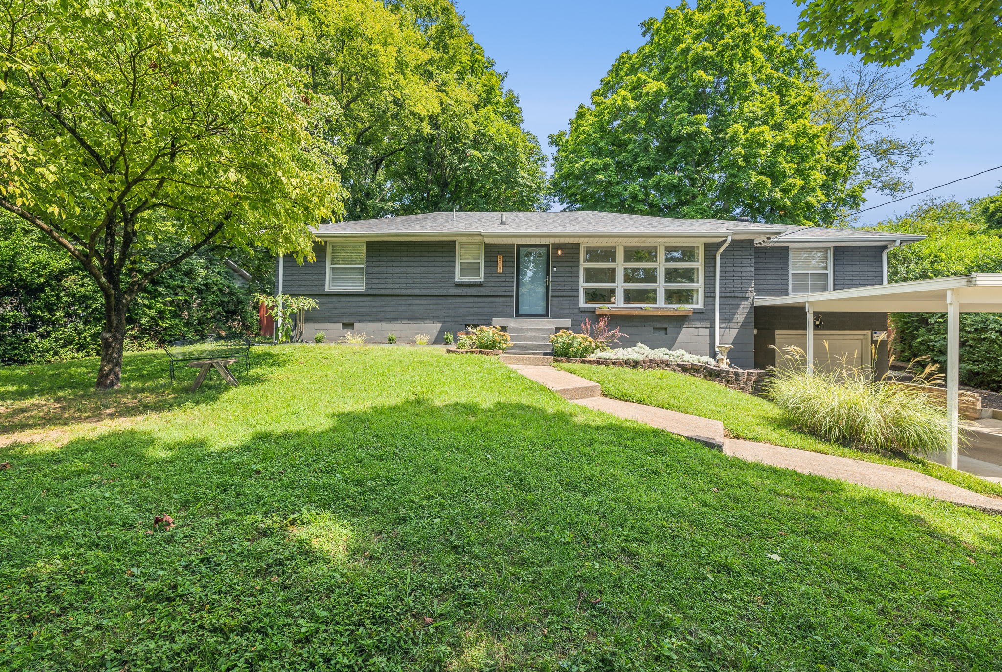 808 Winthorne Ct Property Photo 1