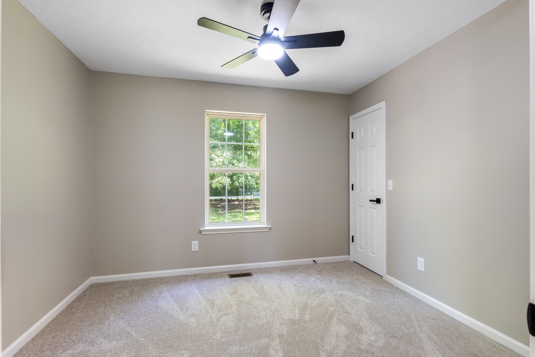 2549 Hillingdon Dr Property Photo 11