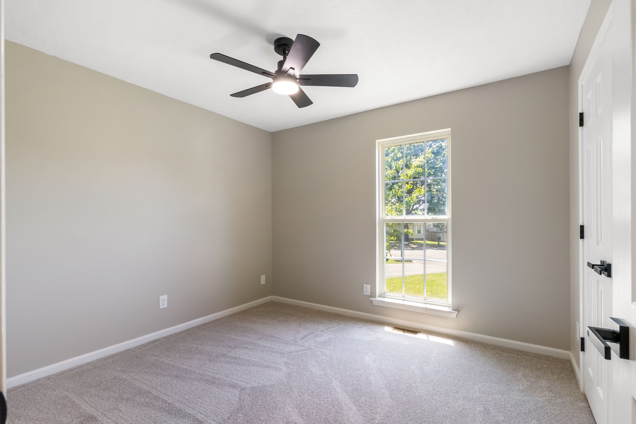 2549 Hillingdon Dr Property Photo 13
