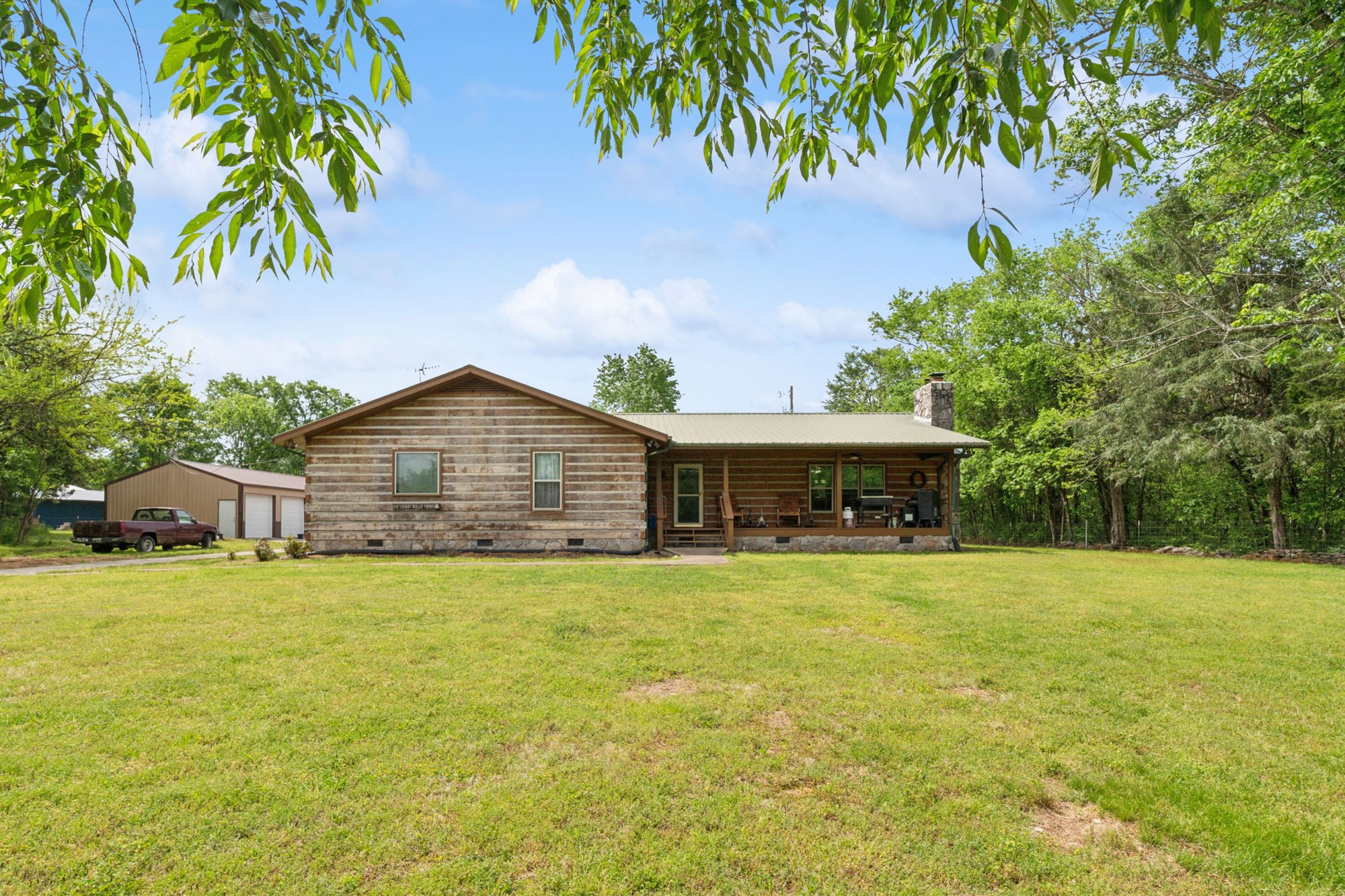 1402 Simmons Bluff Rd Property Photo 1