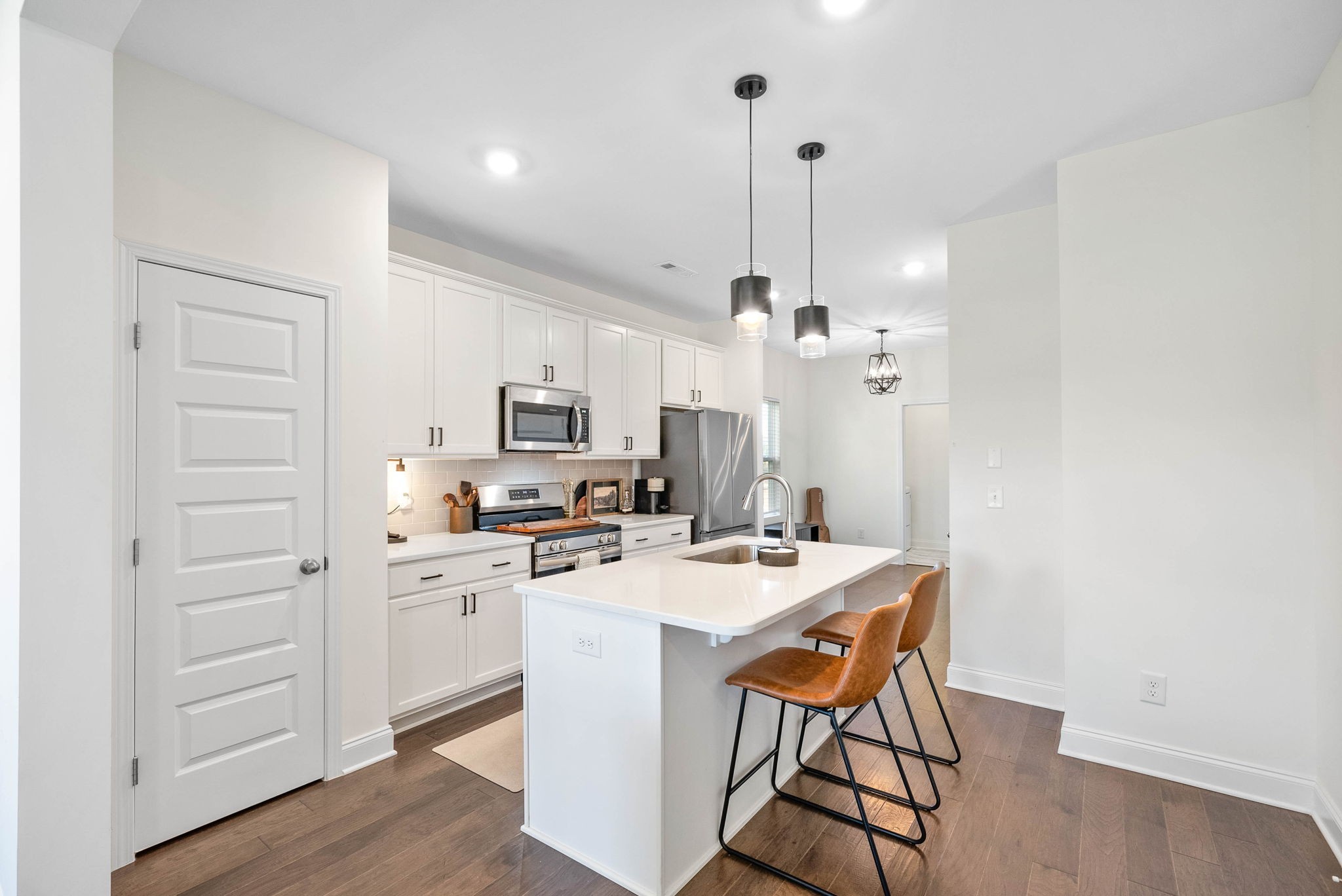 967 Nance Ln Property Photo 5