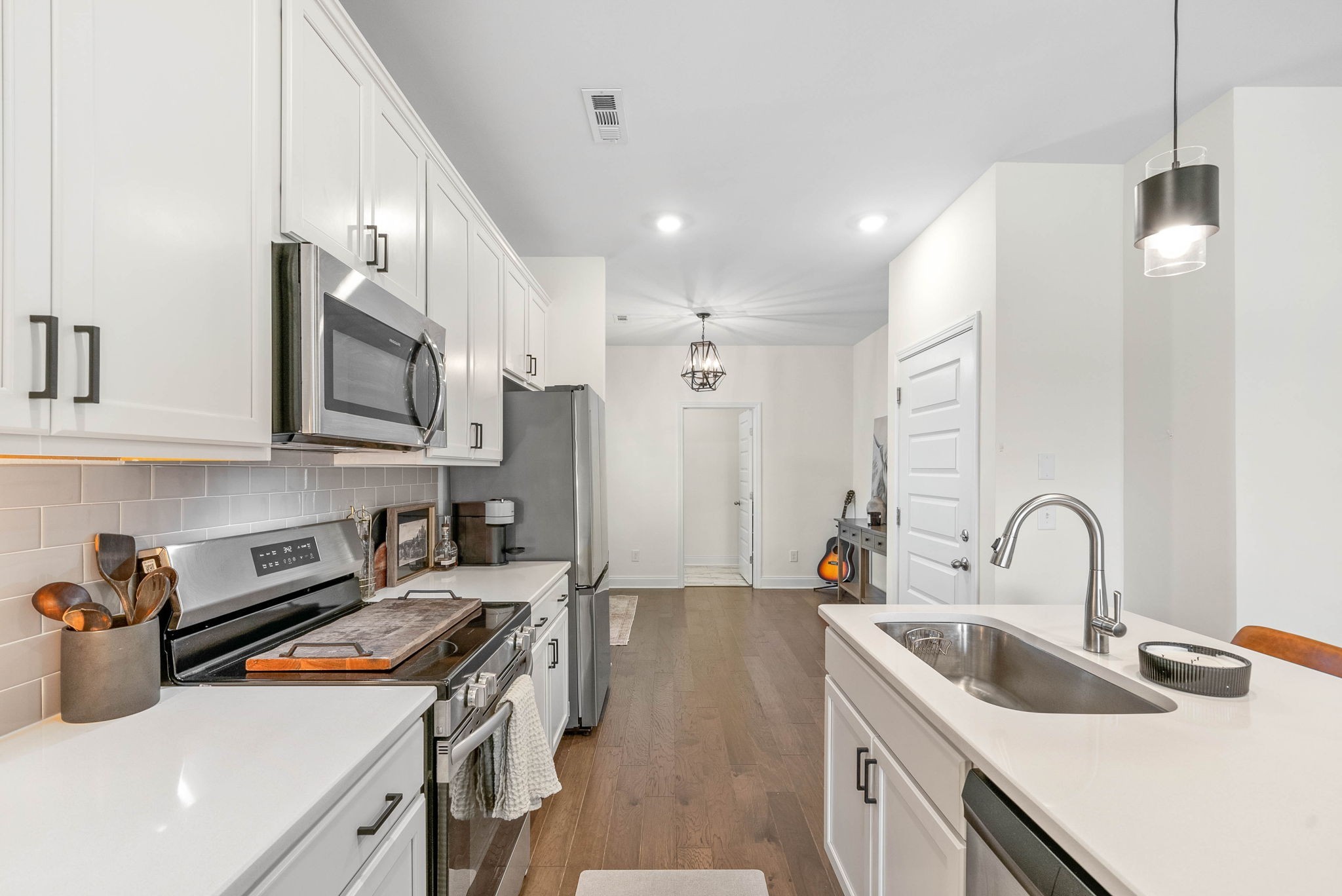 967 Nance Ln Property Photo 6