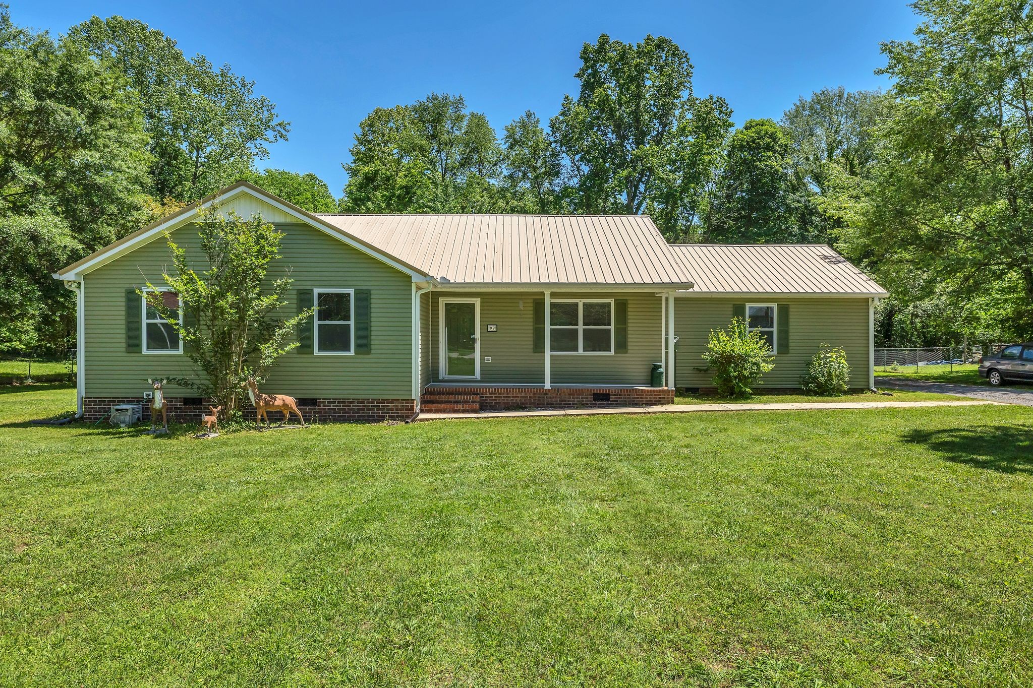 99 Arrowhead Dr Property Photo 1