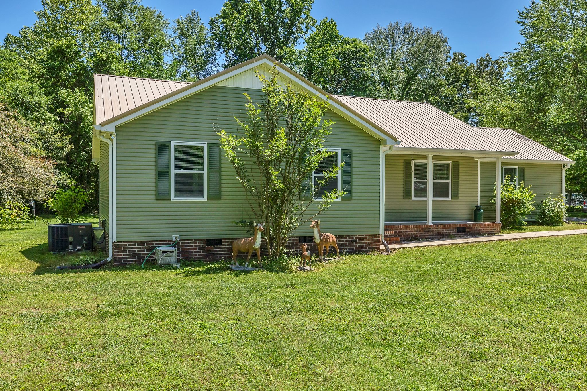99 Arrowhead Dr Property Photo 3