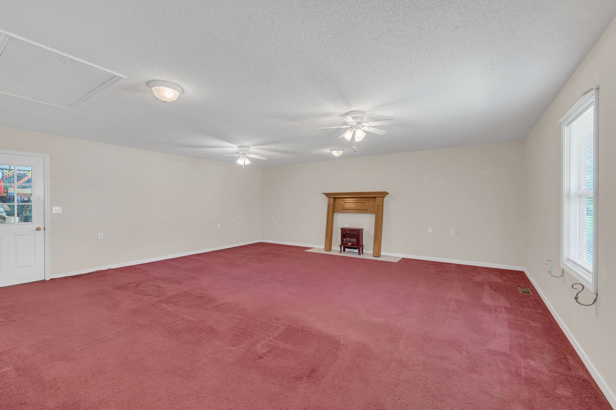 99 Arrowhead Dr Property Photo 16