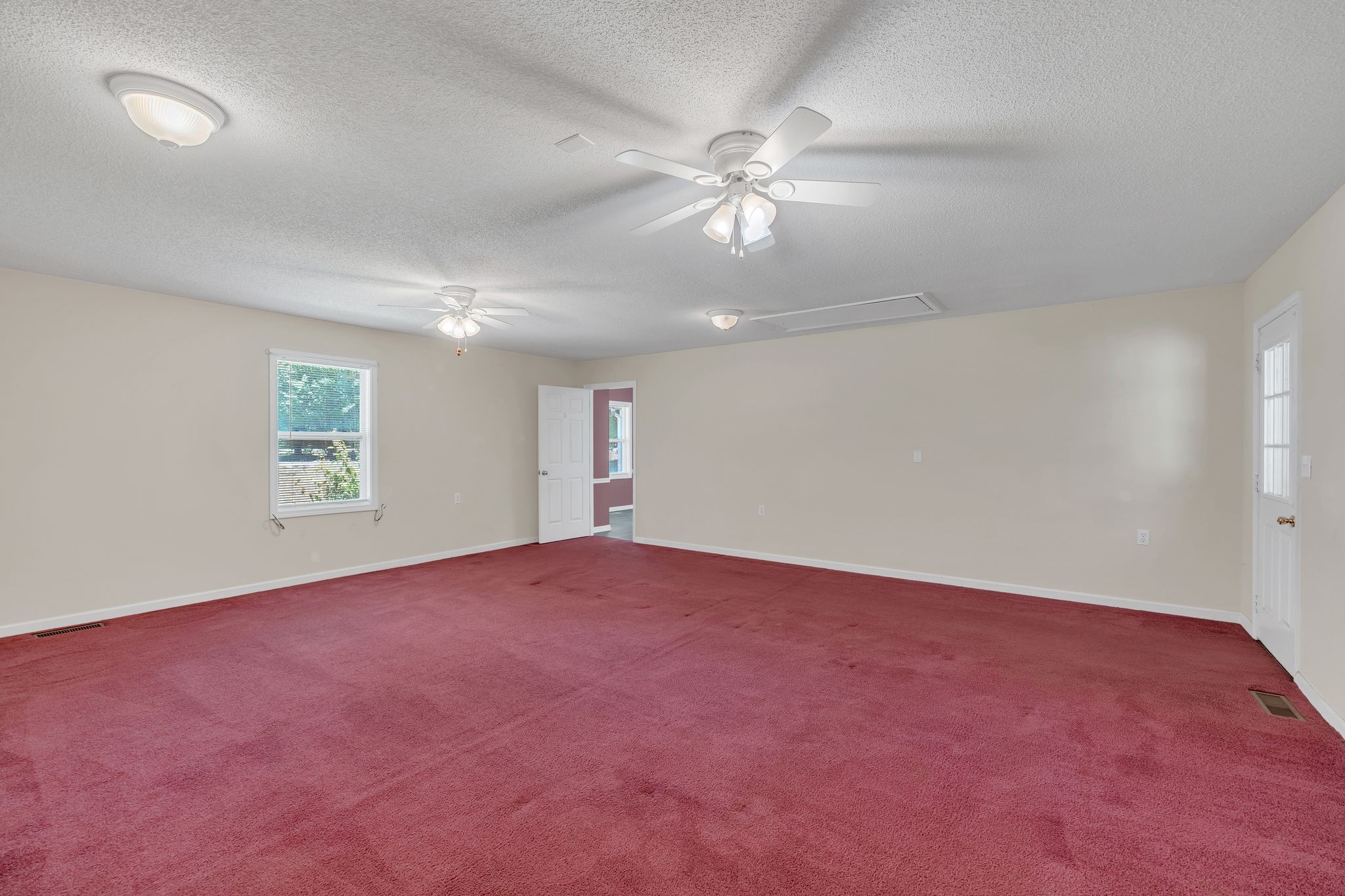 99 Arrowhead Dr Property Photo 17