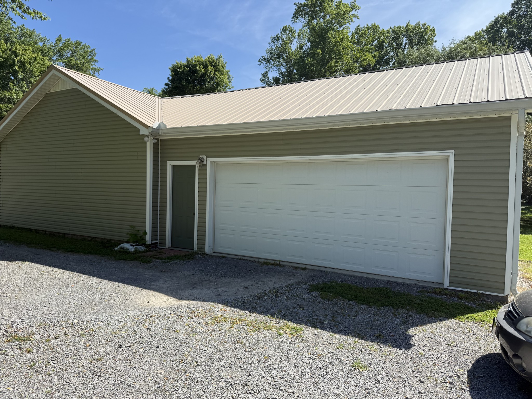 99 Arrowhead Dr Property Photo 35