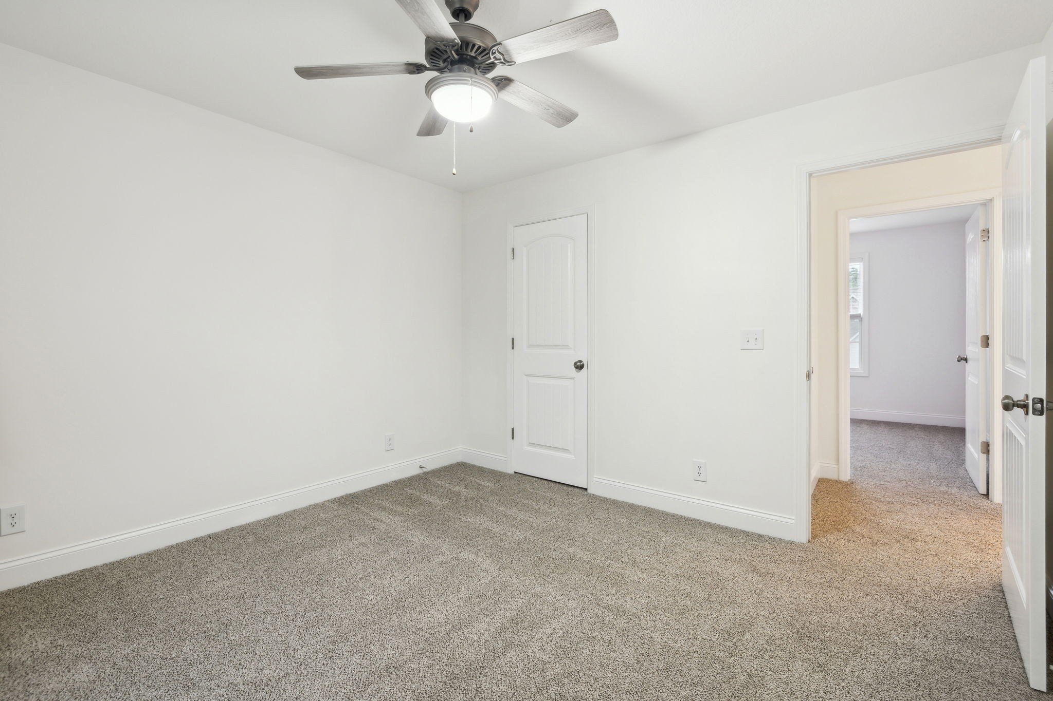 402 Leslie Wood Dr Property Photo 21