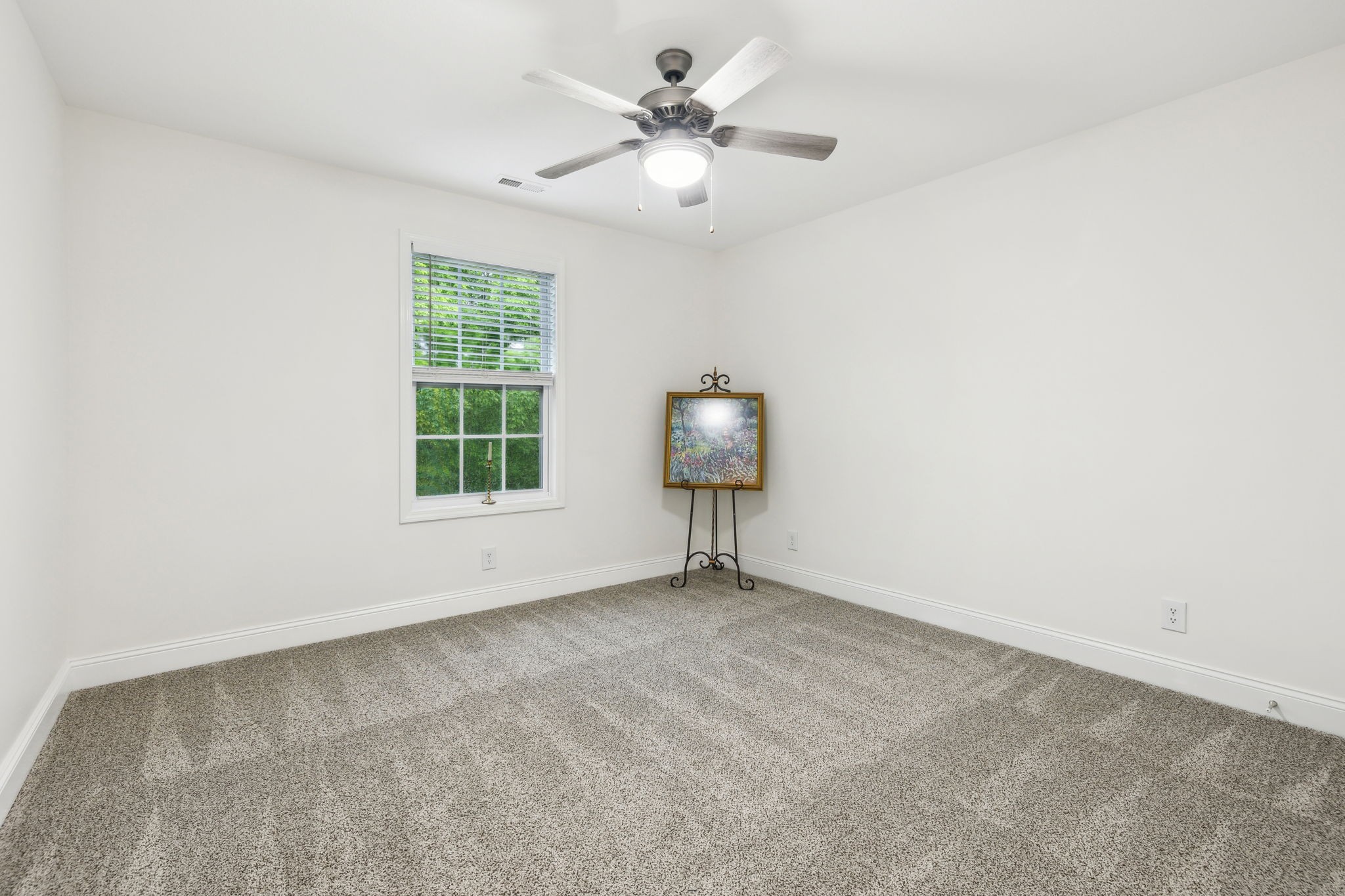 402 Leslie Wood Dr Property Photo 22