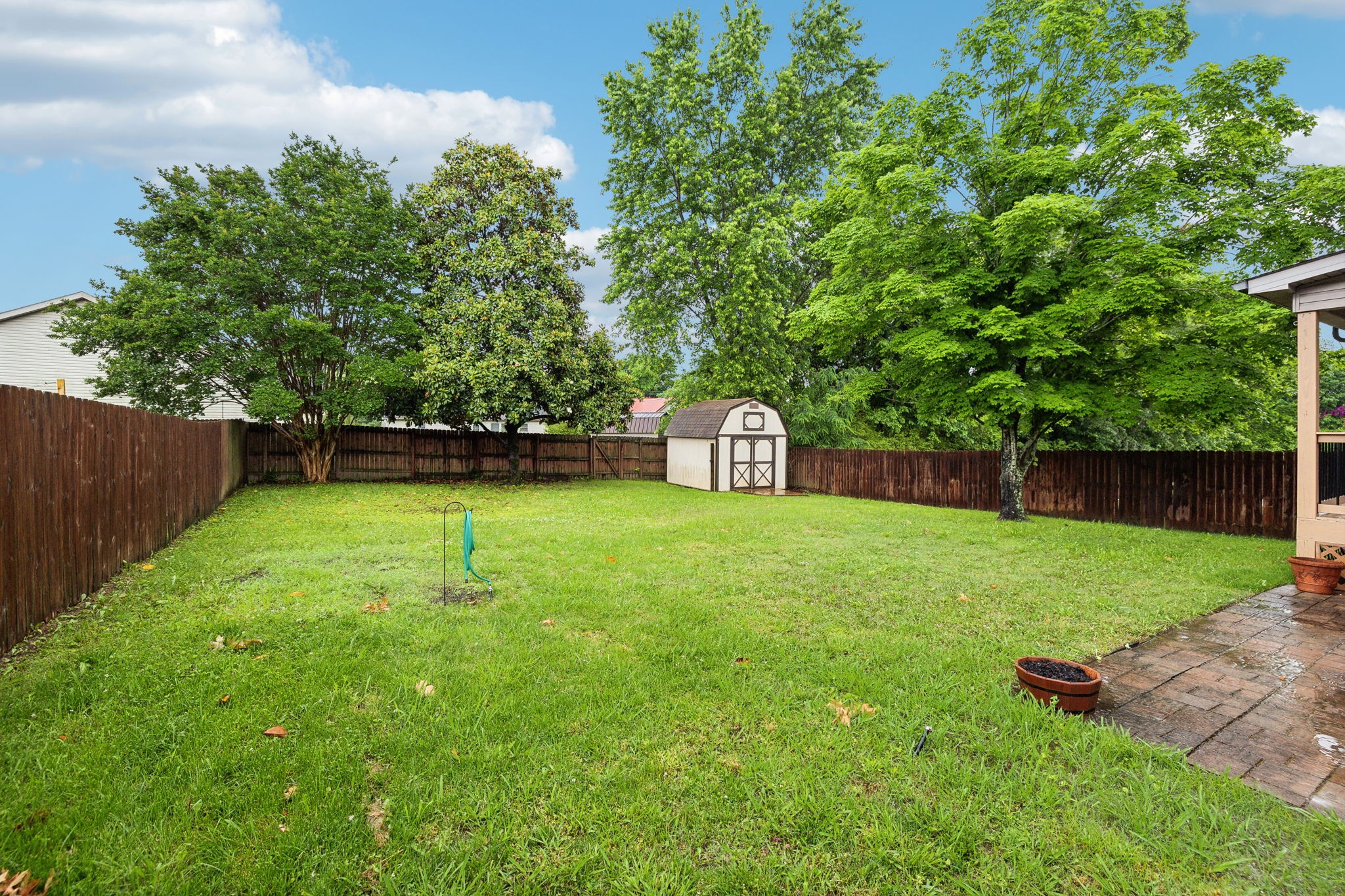 402 Leslie Wood Dr Property Photo 35