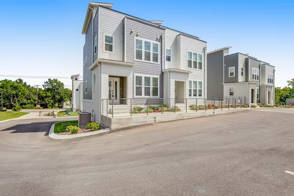 500 Creative Way Property Photo 1
