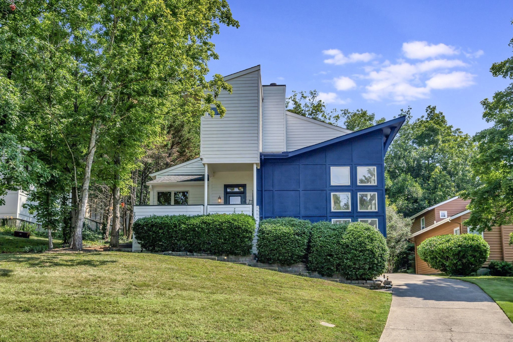 200 Hicks Rd Property Photo 1