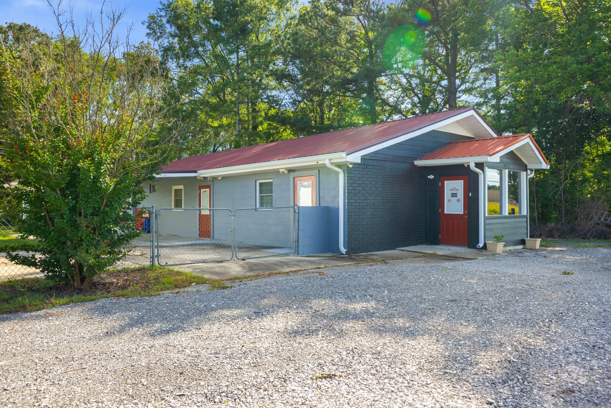 427 S Fair St Property Photo 3