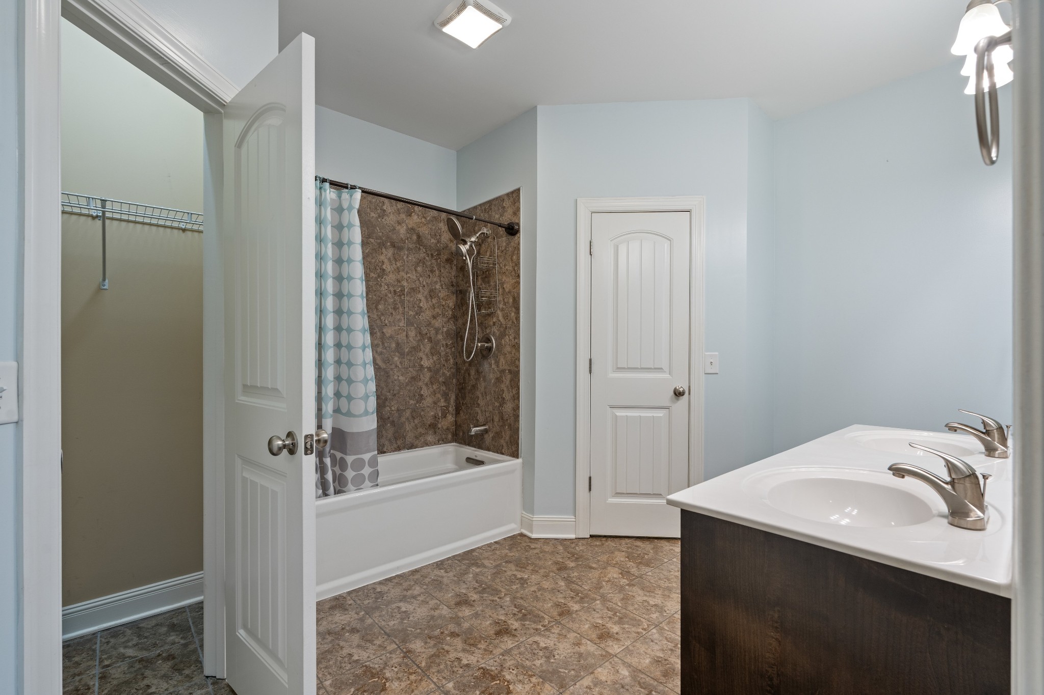 190 Twin Ct Property Photo 16