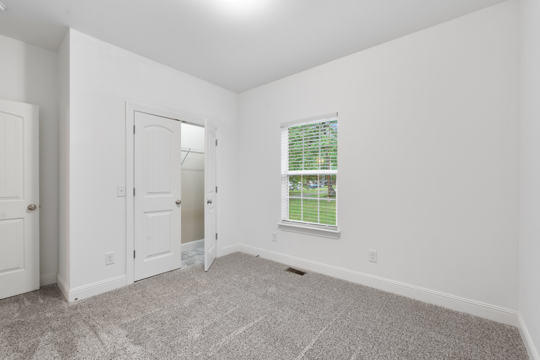 190 Twin Ct Property Photo 18
