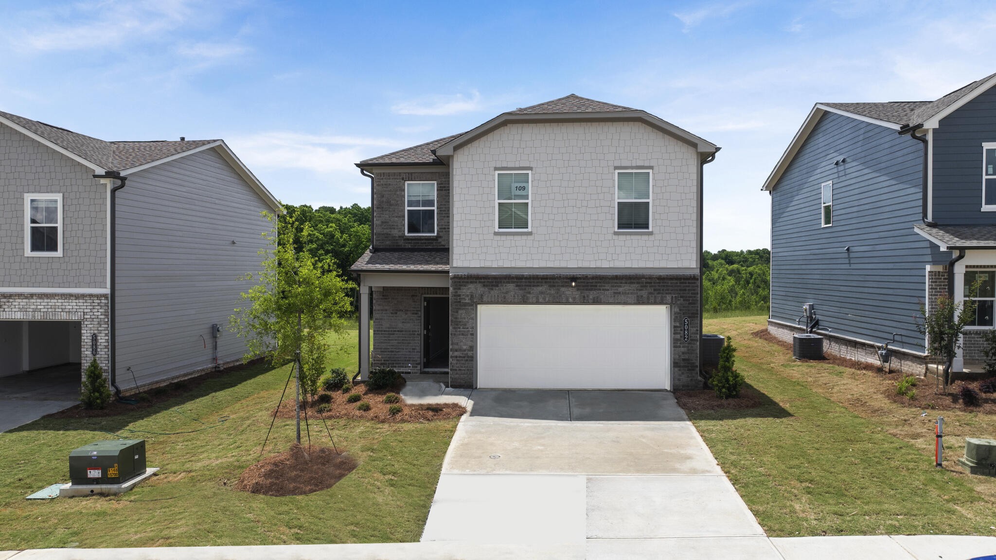 5082 Skyline Way, Ne Property Photo 1