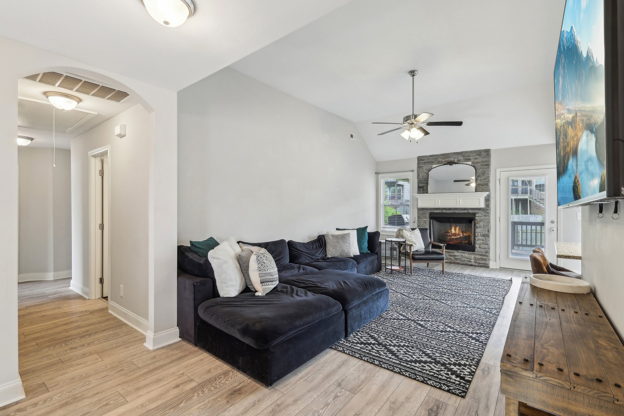 974 Bonellis Ln Property Photo 4