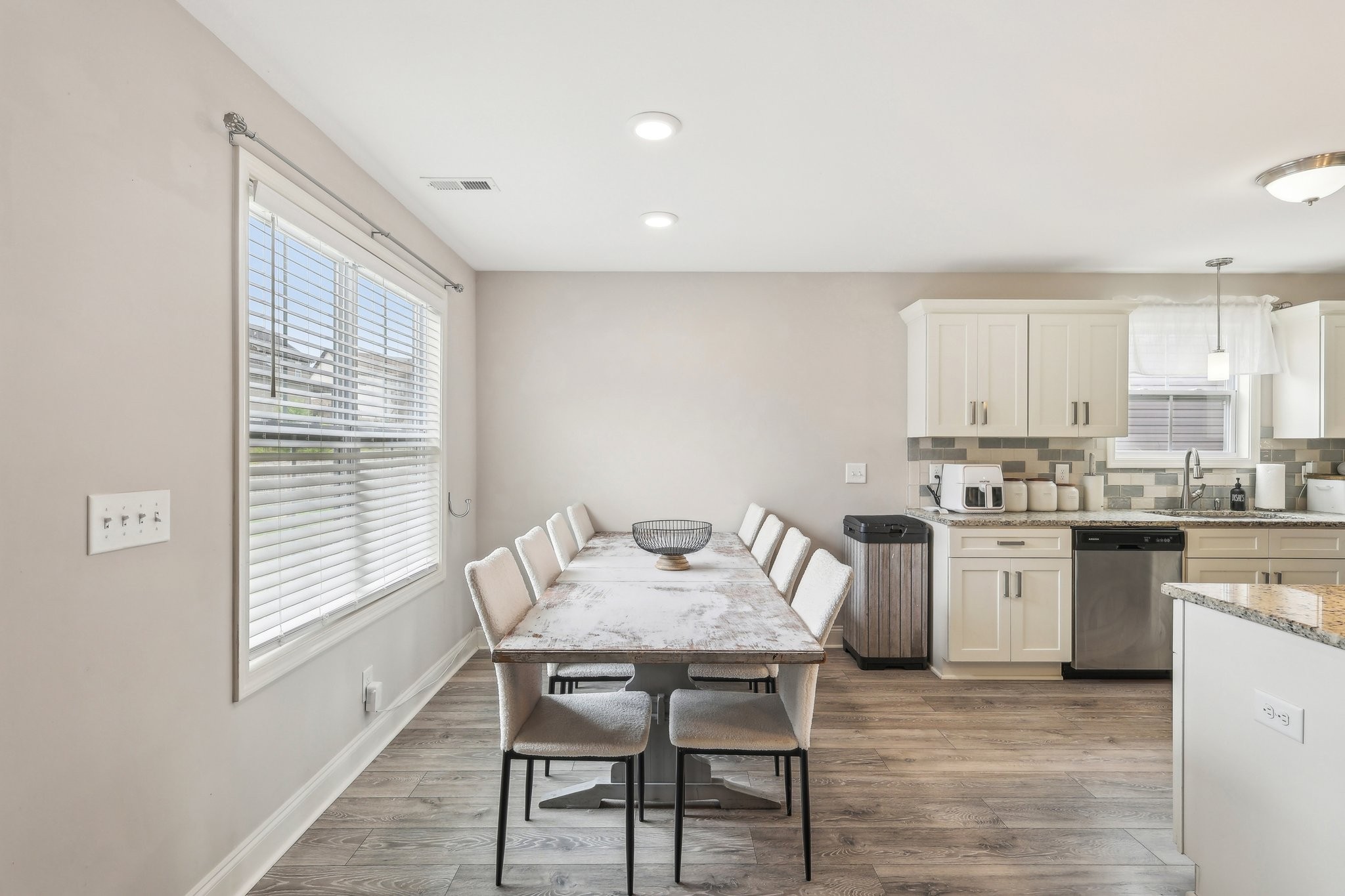 974 Bonellis Ln Property Photo 7