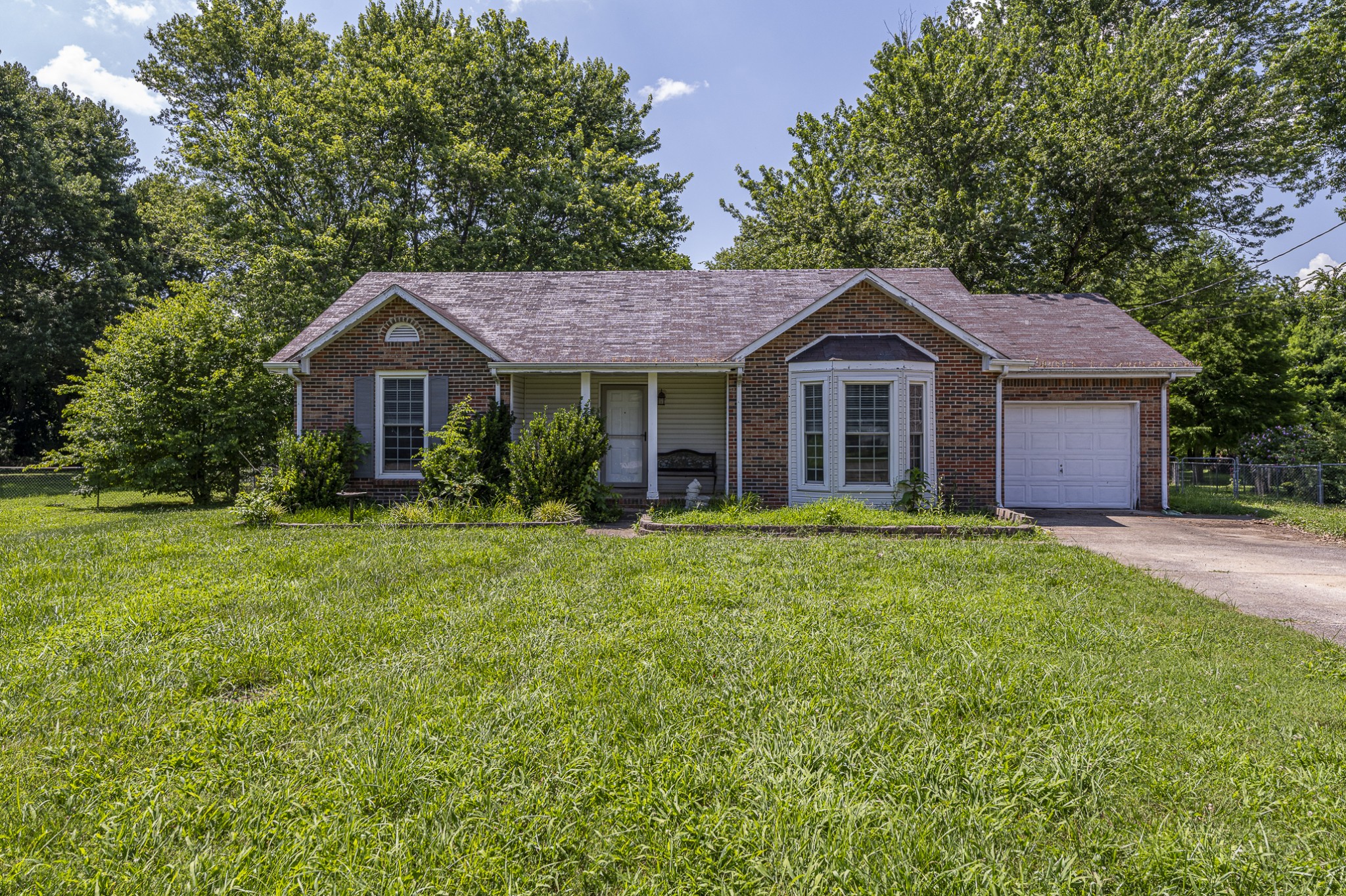 739 Gardendale Ln Property Photo 1