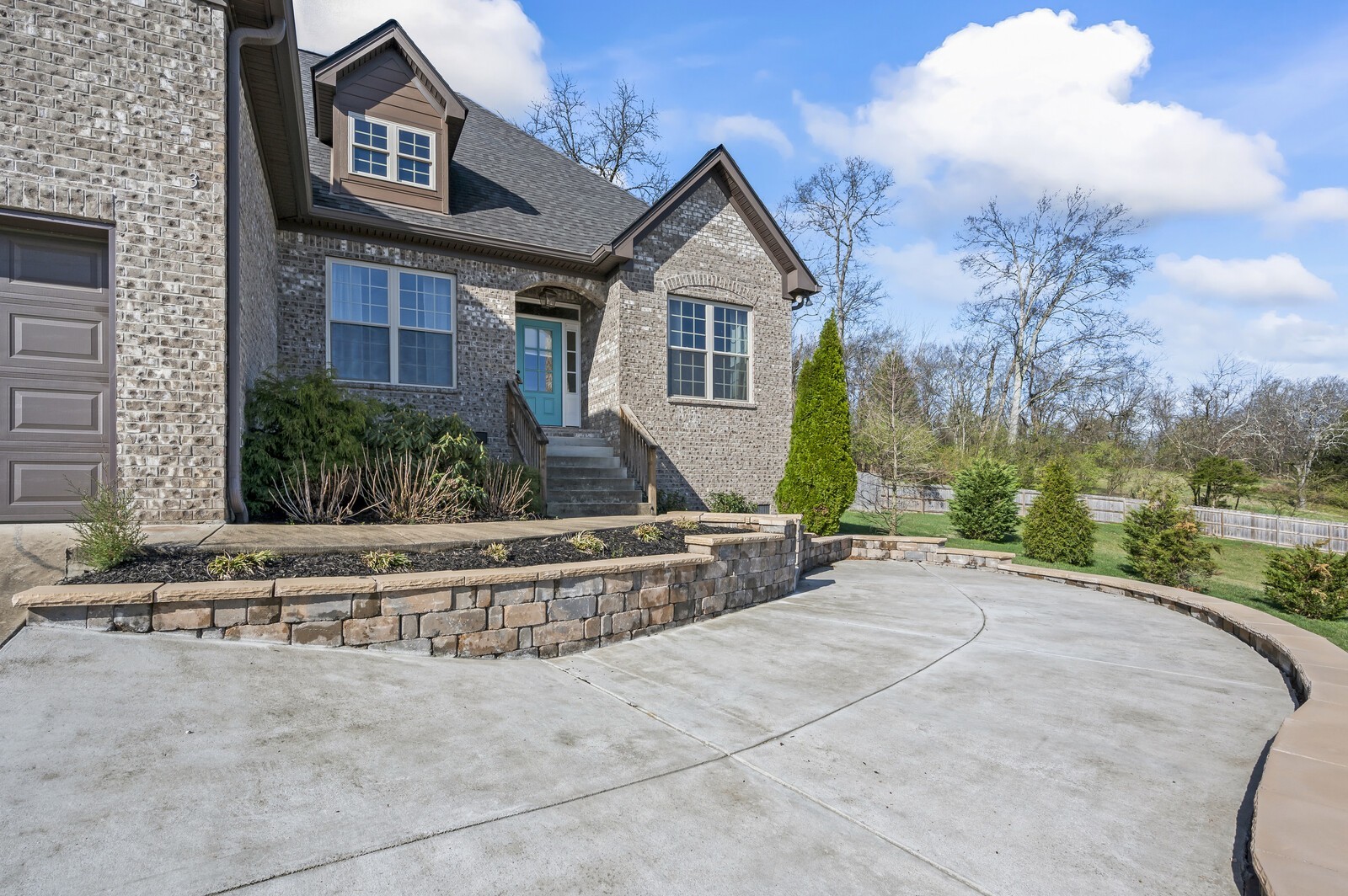 3283 Mecklenburg Dr Property Photo 2