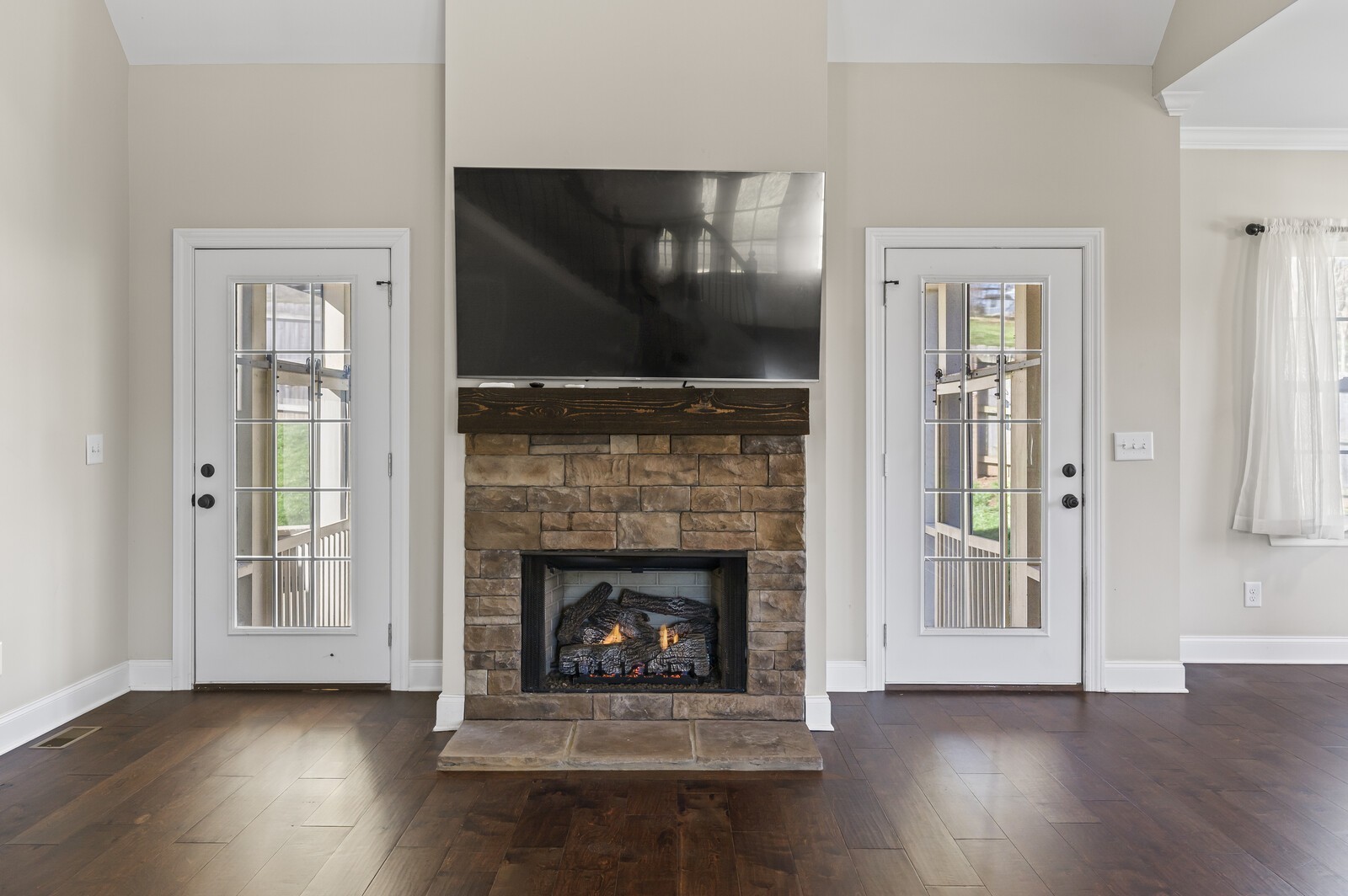 3283 Mecklenburg Dr Property Photo 11