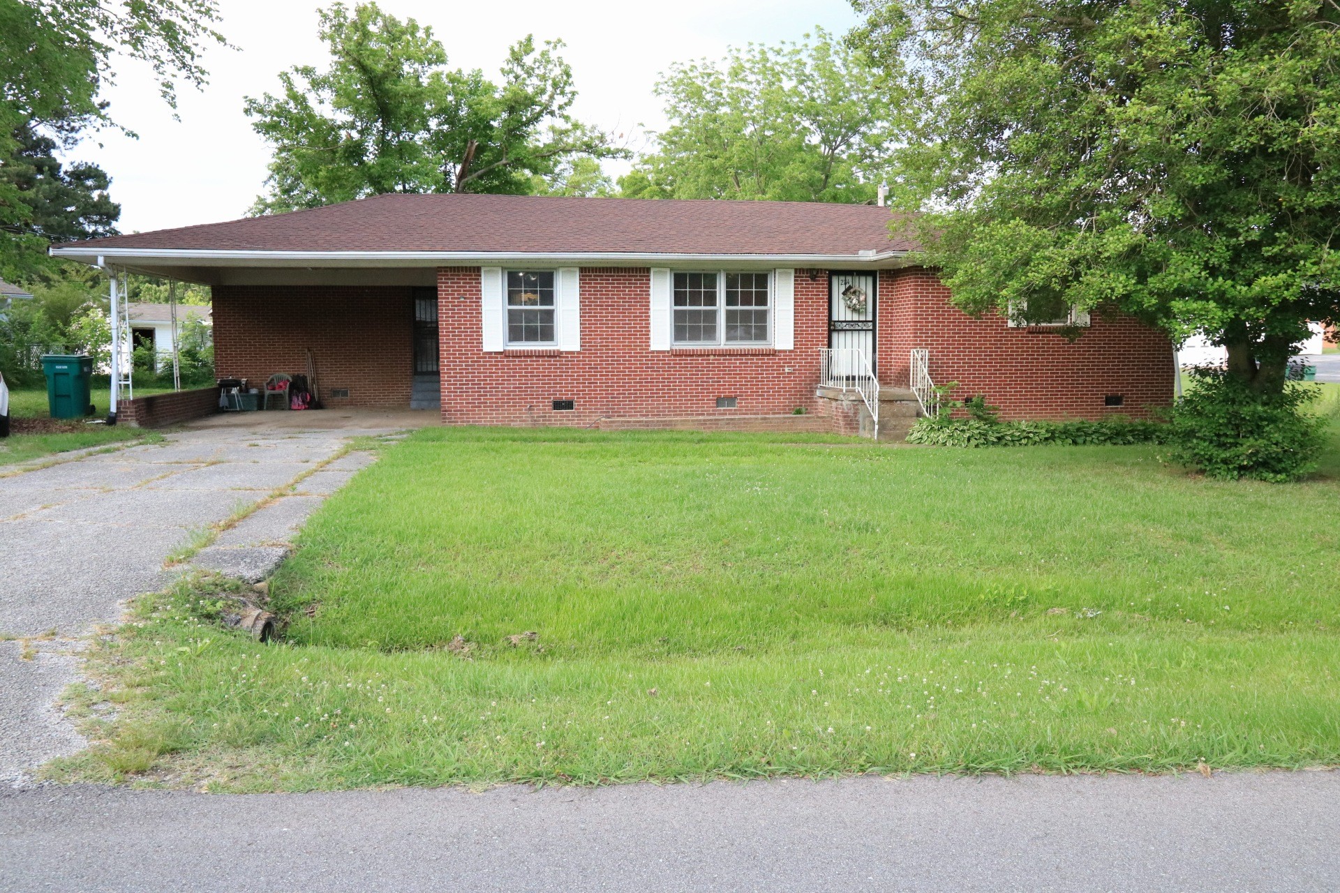 2114 W Cherry St Property Photo 1