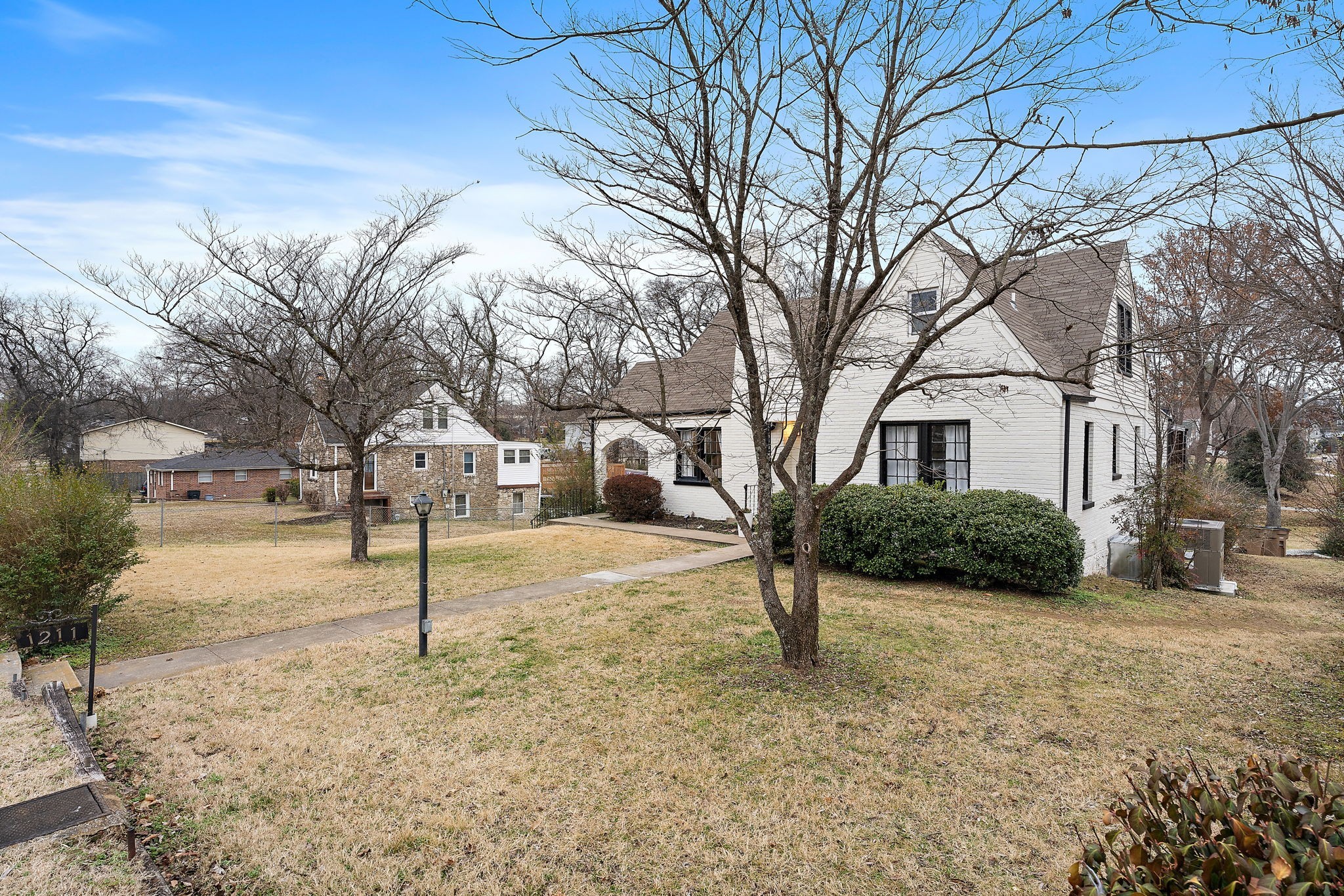 1211 Stratford Ave Property Photo 44