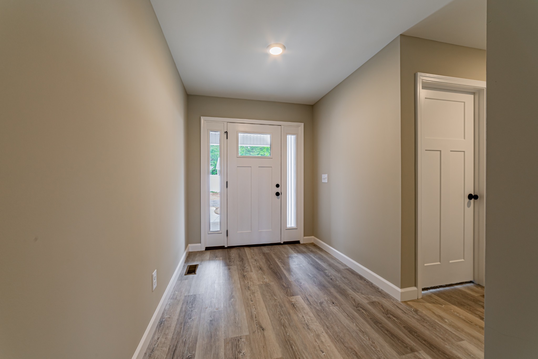 343 Jean Dr Property Photo 5