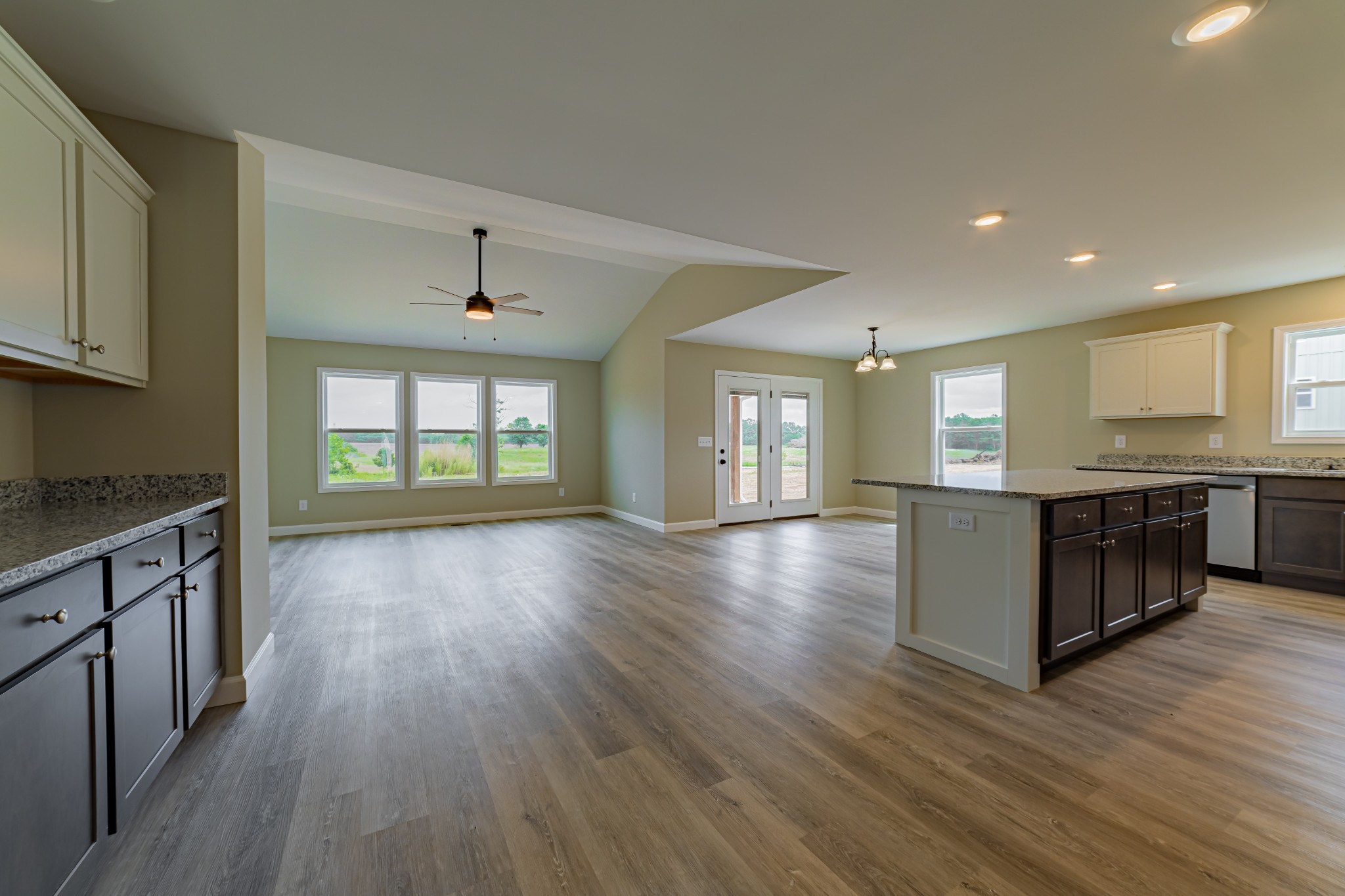 343 Jean Dr Property Photo 6